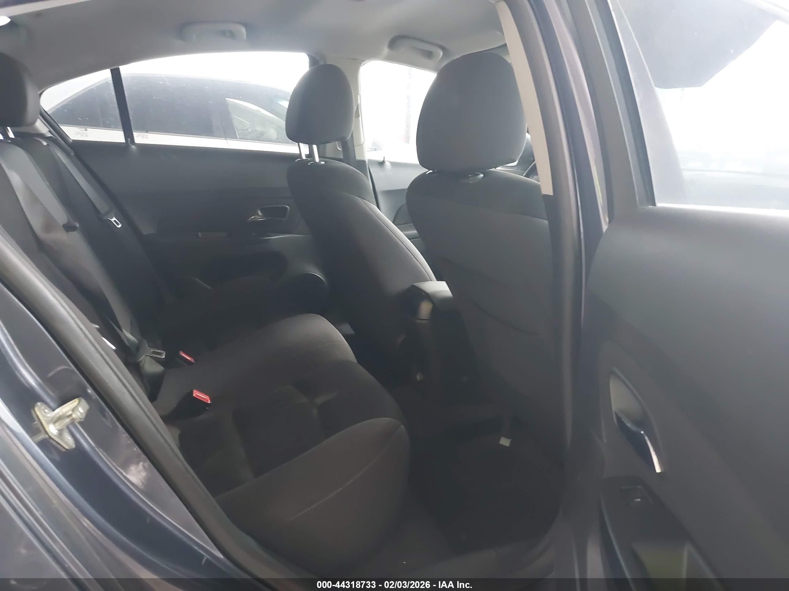 CHEVROLET CRUZE image 8