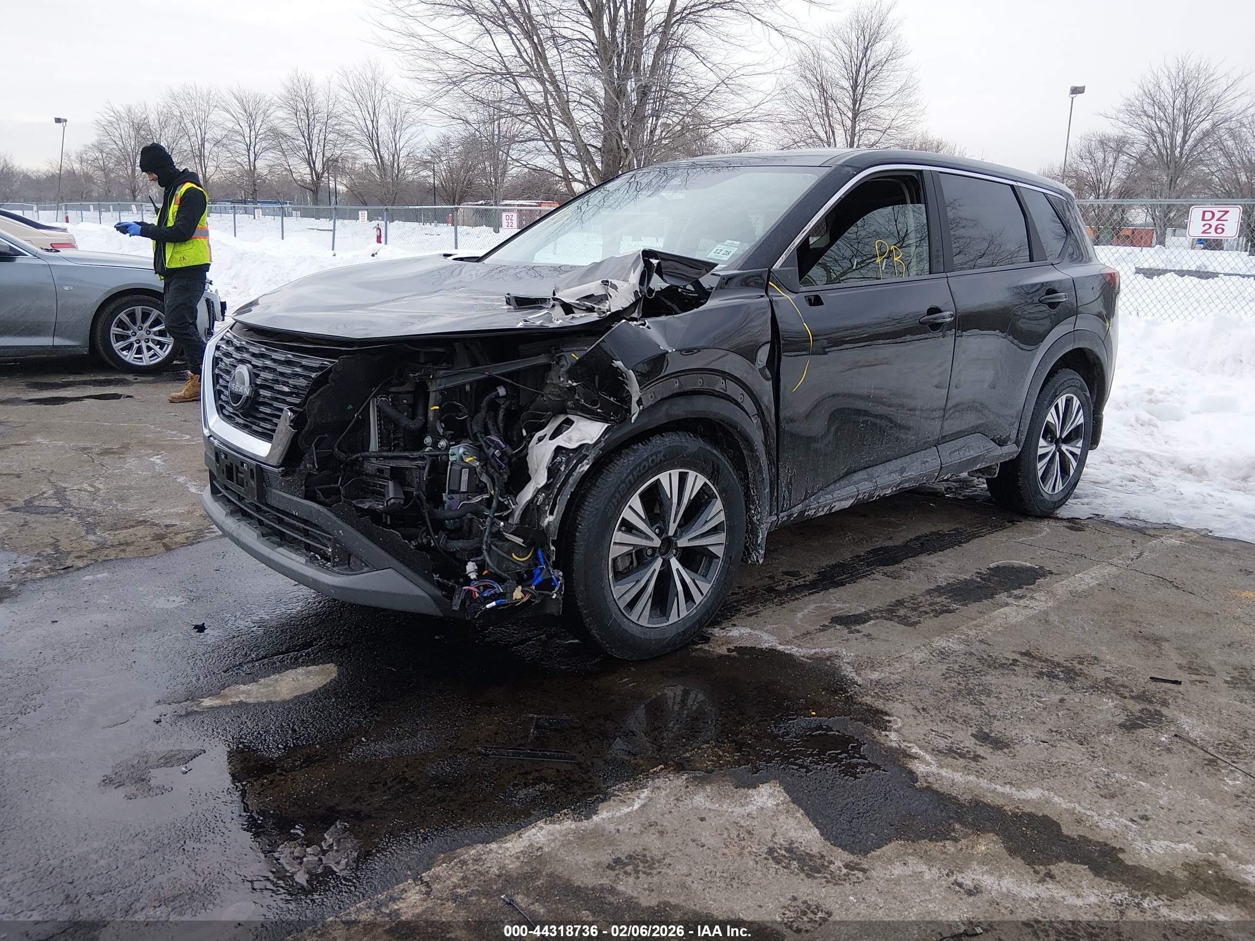 NISSAN ROGUE image 2