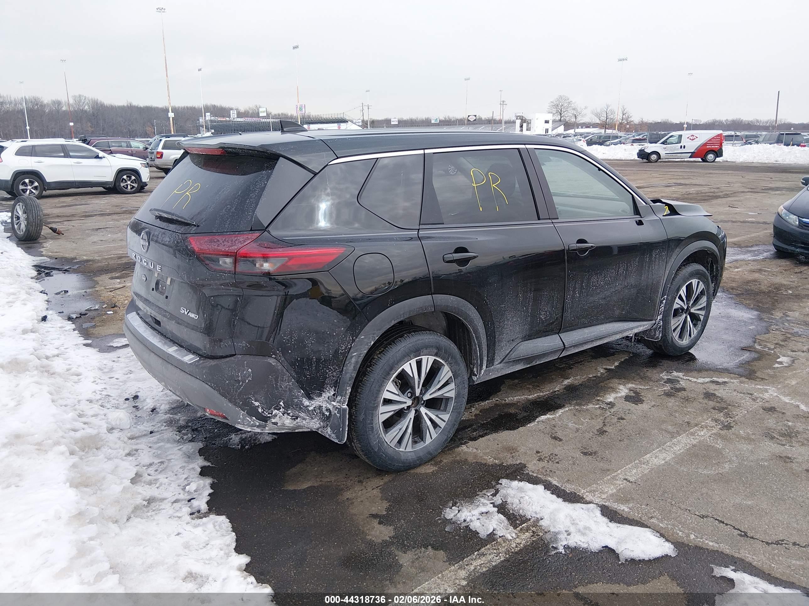 NISSAN ROGUE image 4
