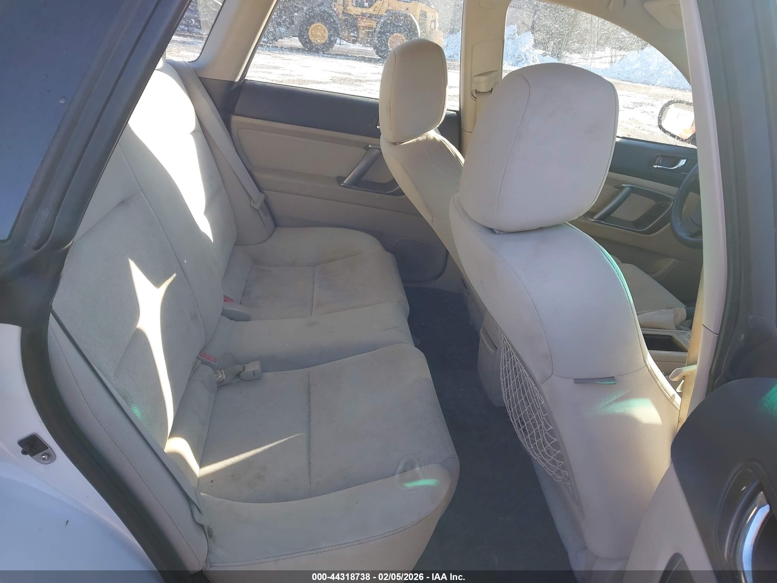 SUBARU OUTBACK image 8