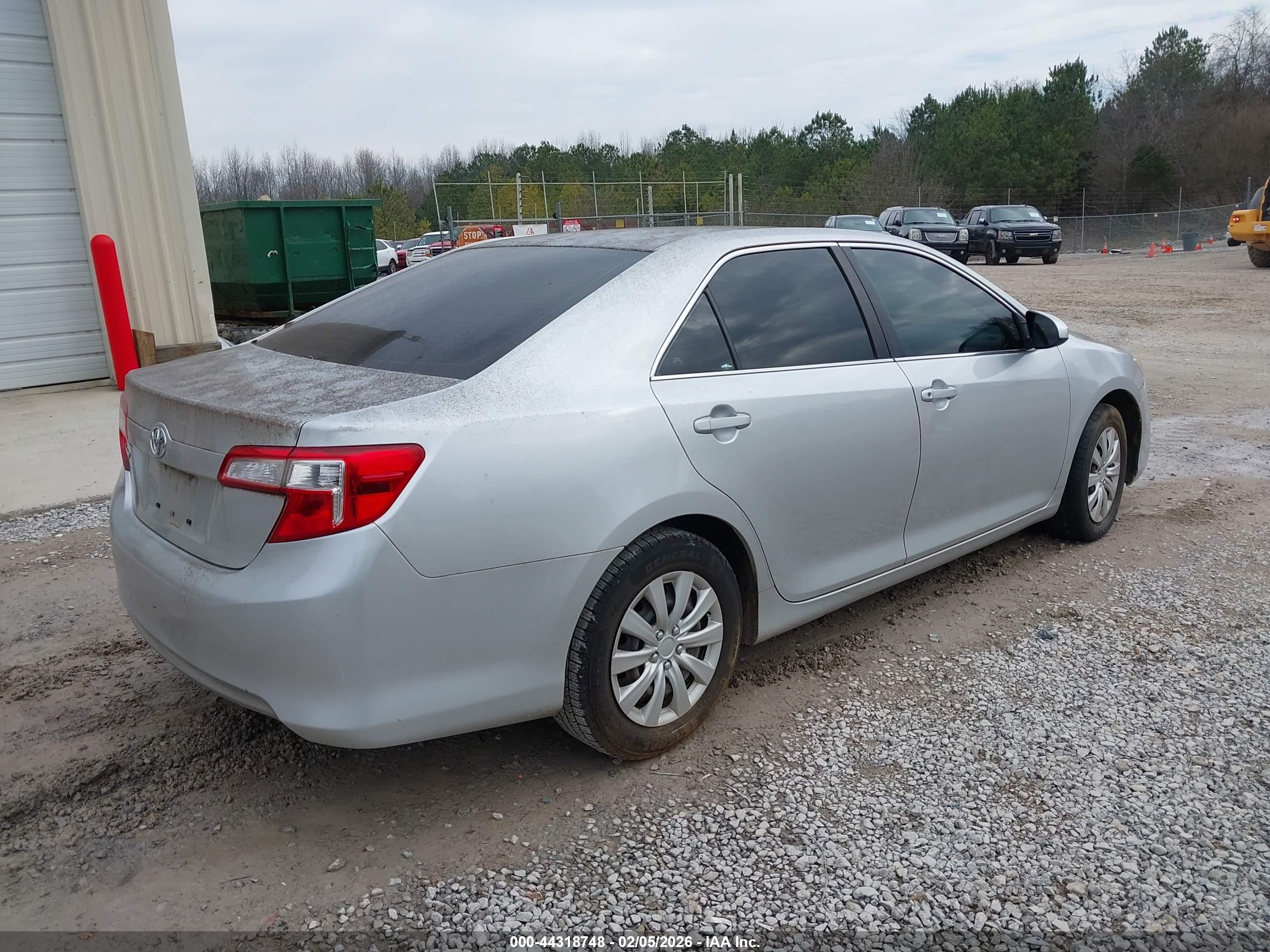 TOYOTA CAMRY image 4