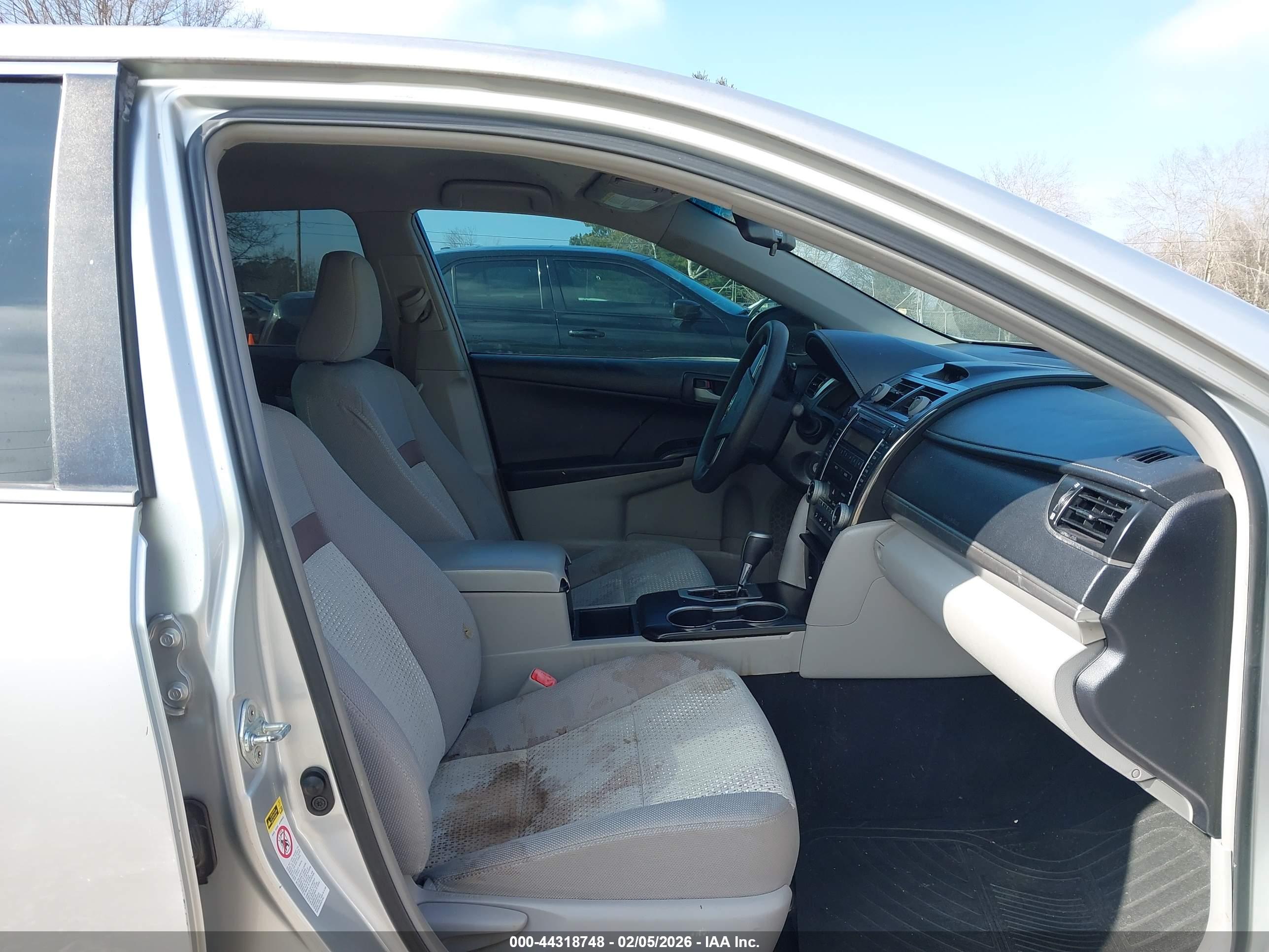 TOYOTA CAMRY image 5