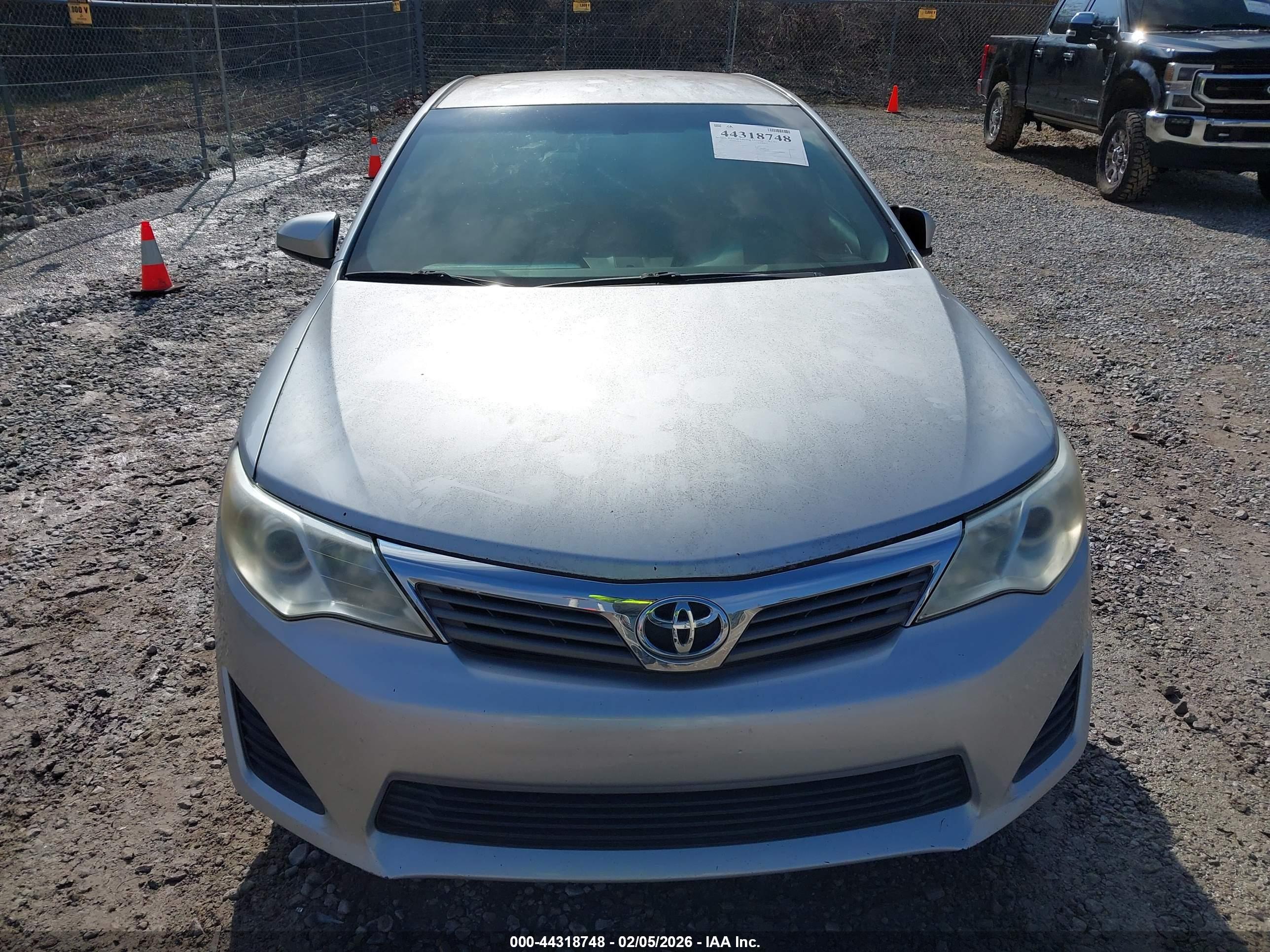 TOYOTA CAMRY image 6