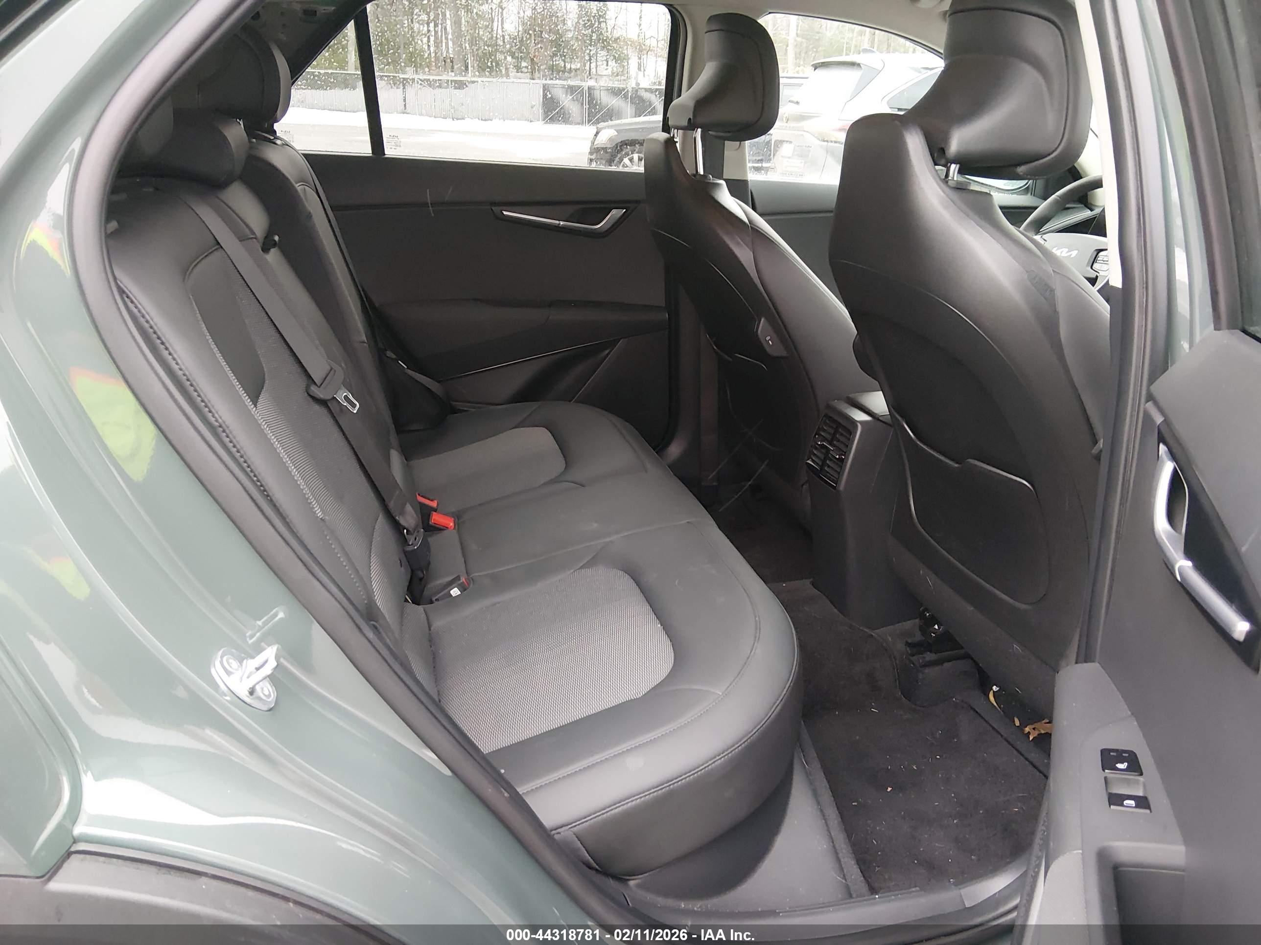 KIA NIRO image 8