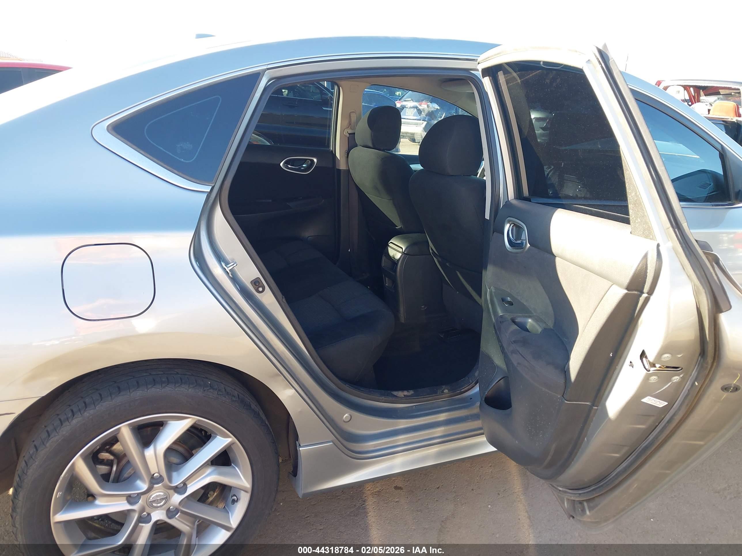 NISSAN SENTRA image 8