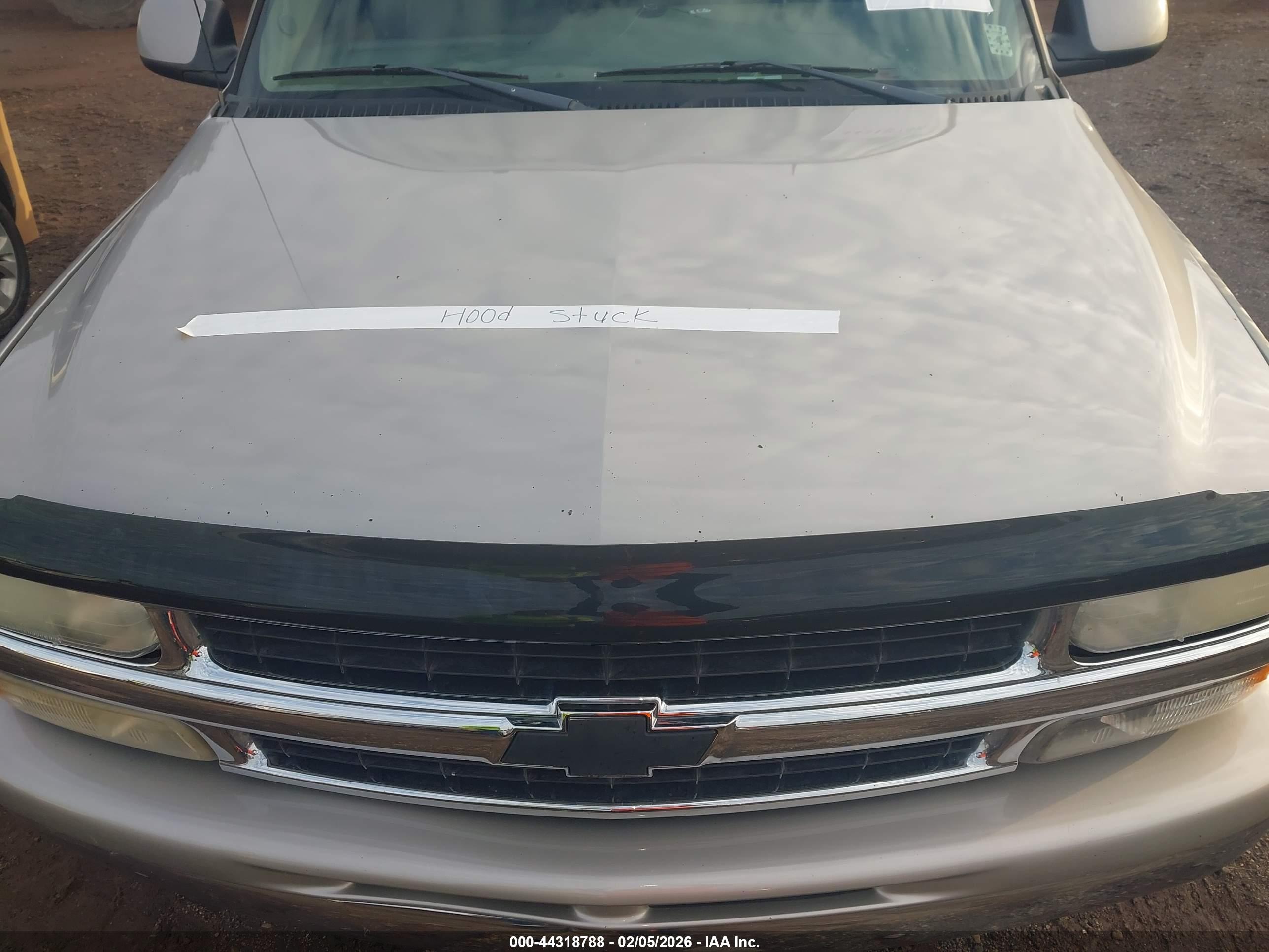 CHEVROLET SUBURBAN image 10