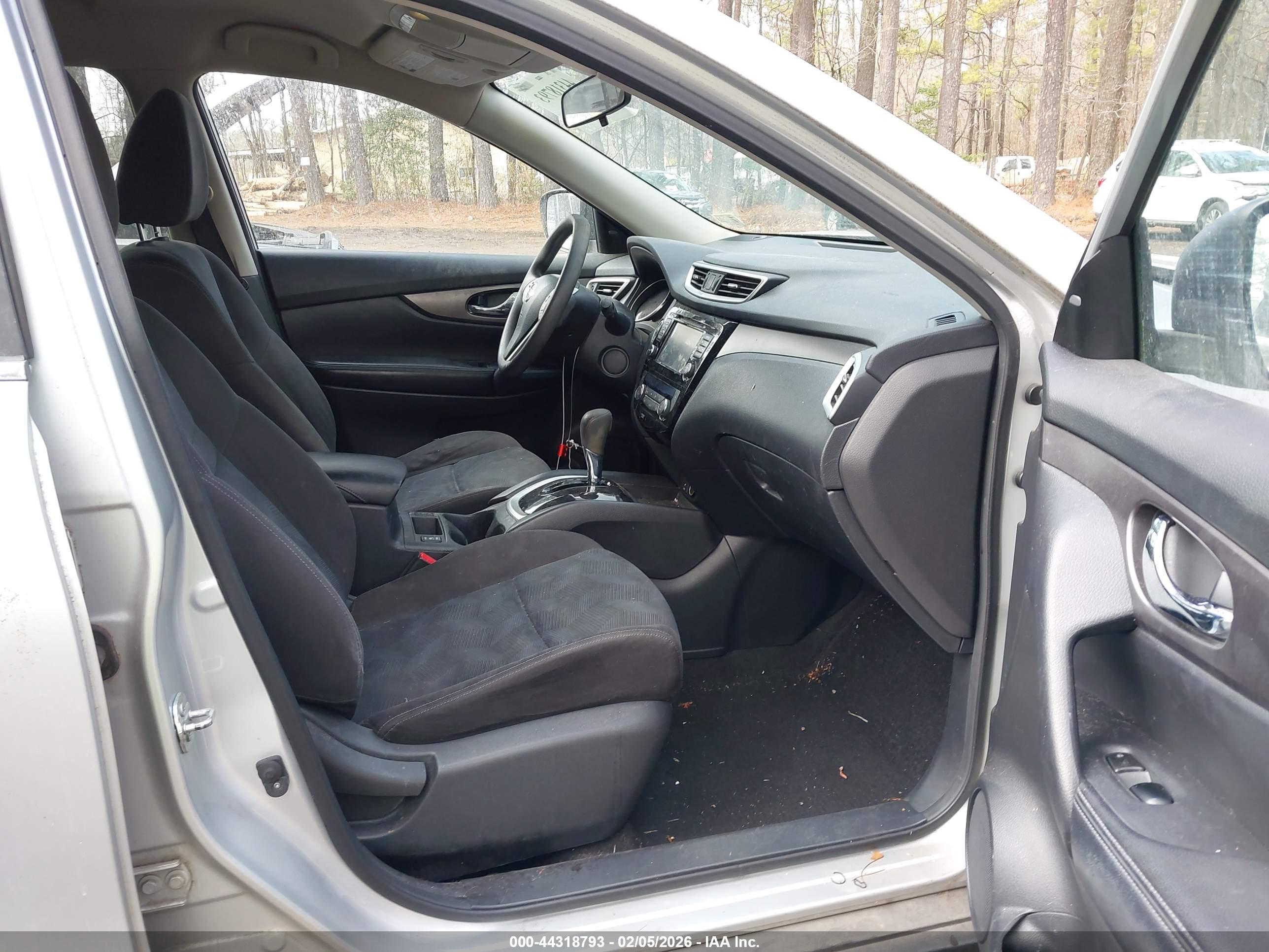 NISSAN ROGUE image 5