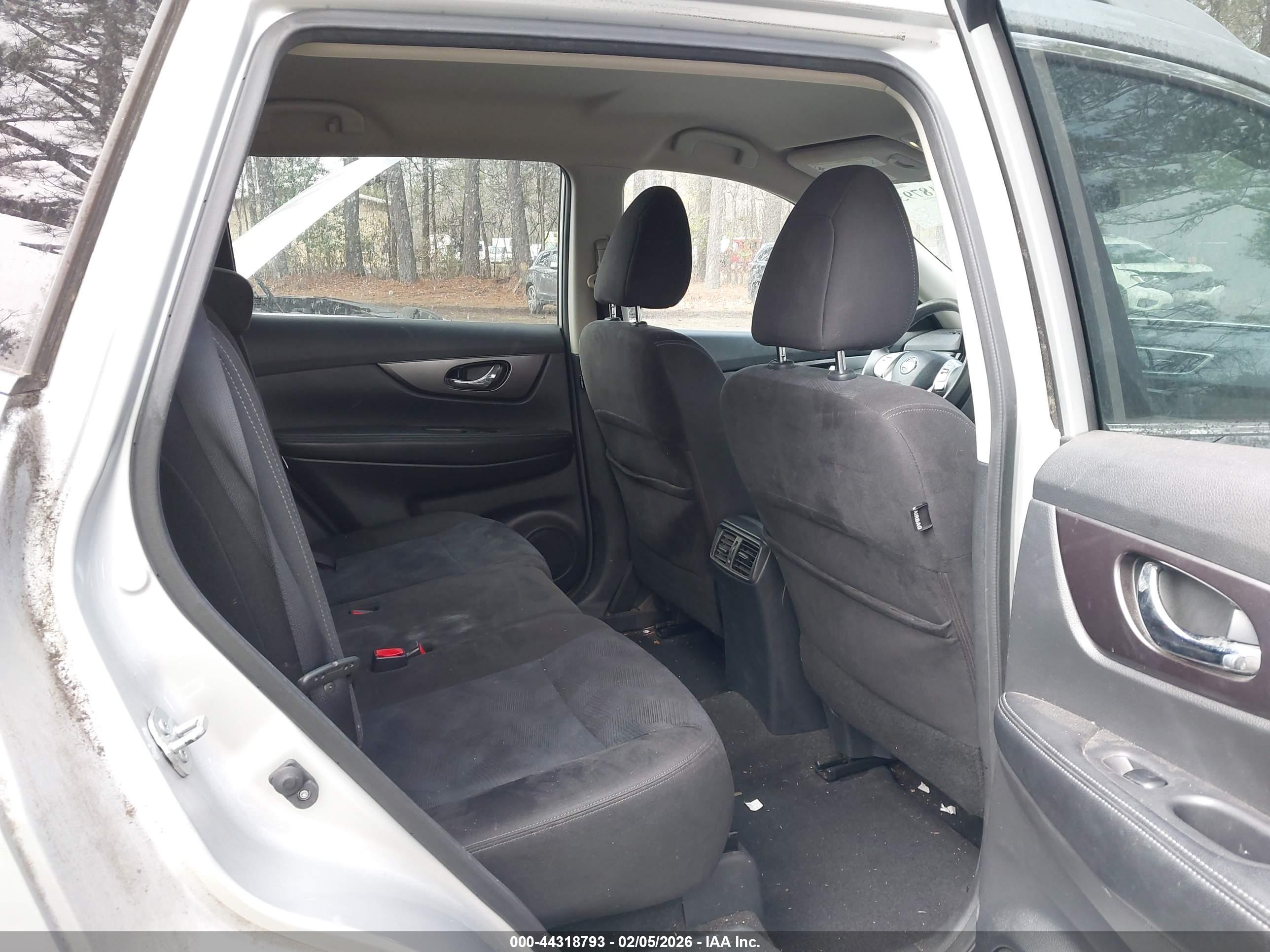 NISSAN ROGUE image 8