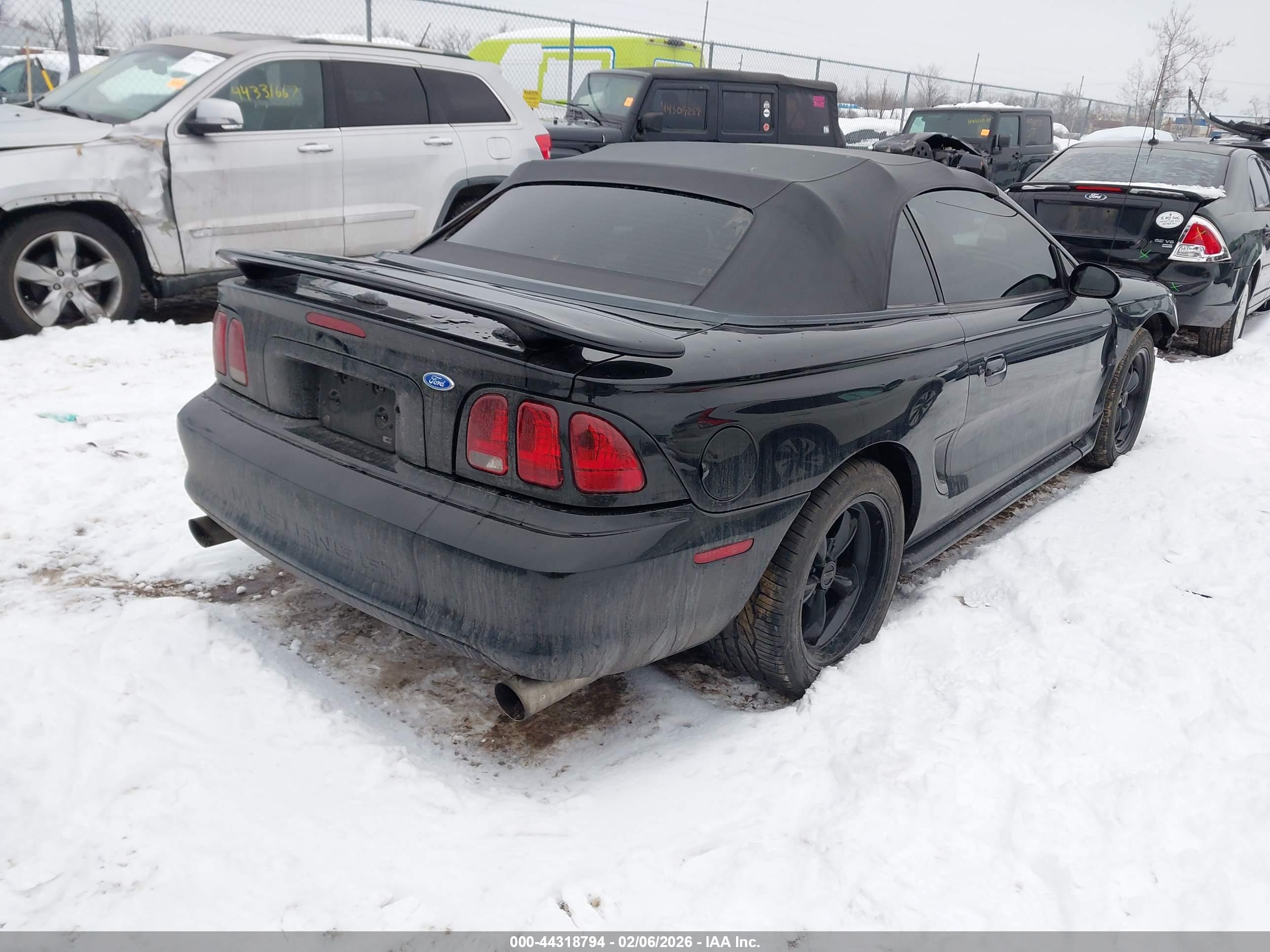 FORD MUSTANG image 4