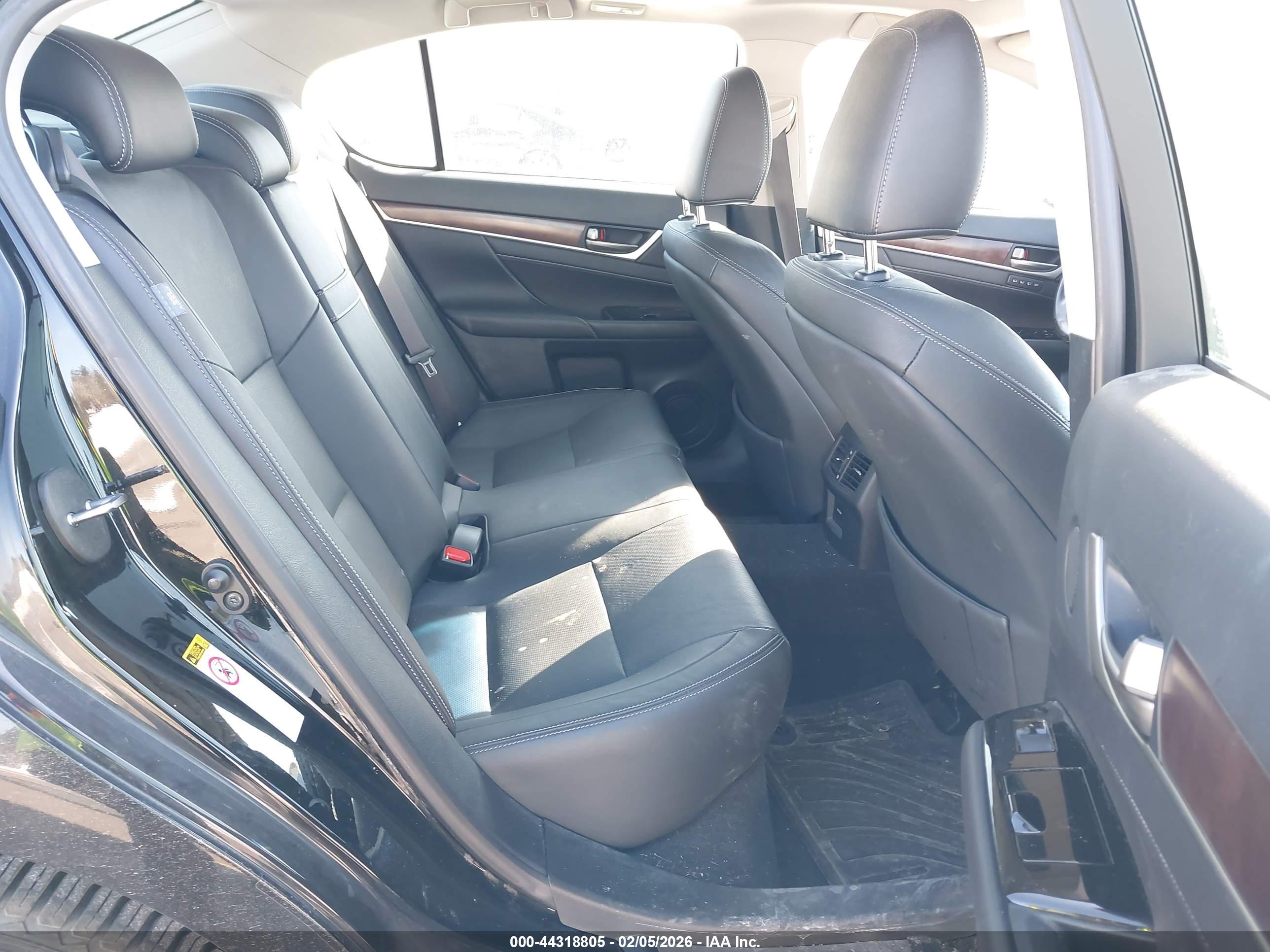 LEXUS GS image 8