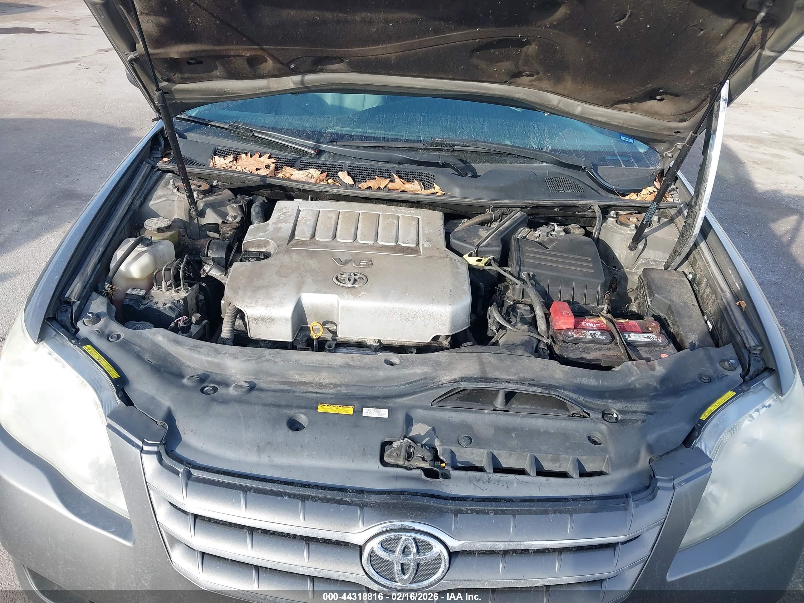 TOYOTA AVALON image 10