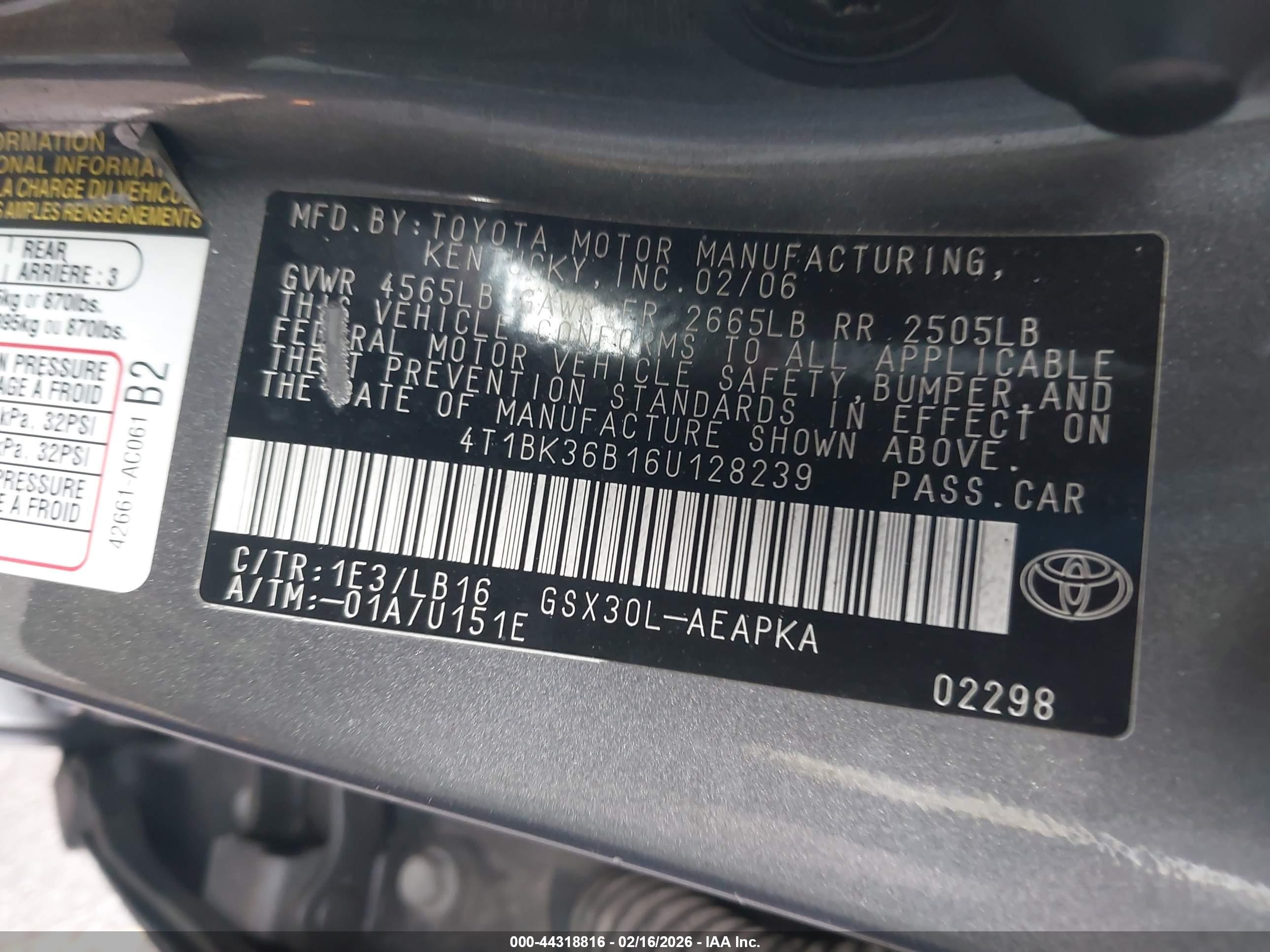 TOYOTA AVALON image 9