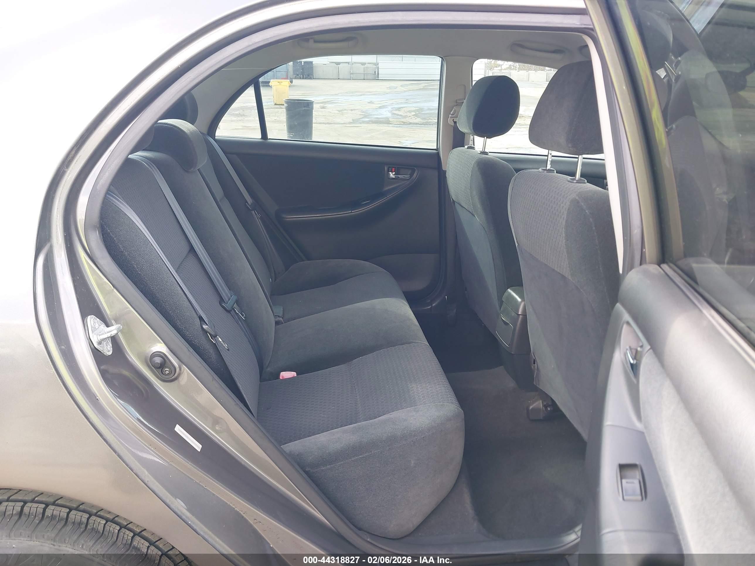 TOYOTA COROLLA image 8