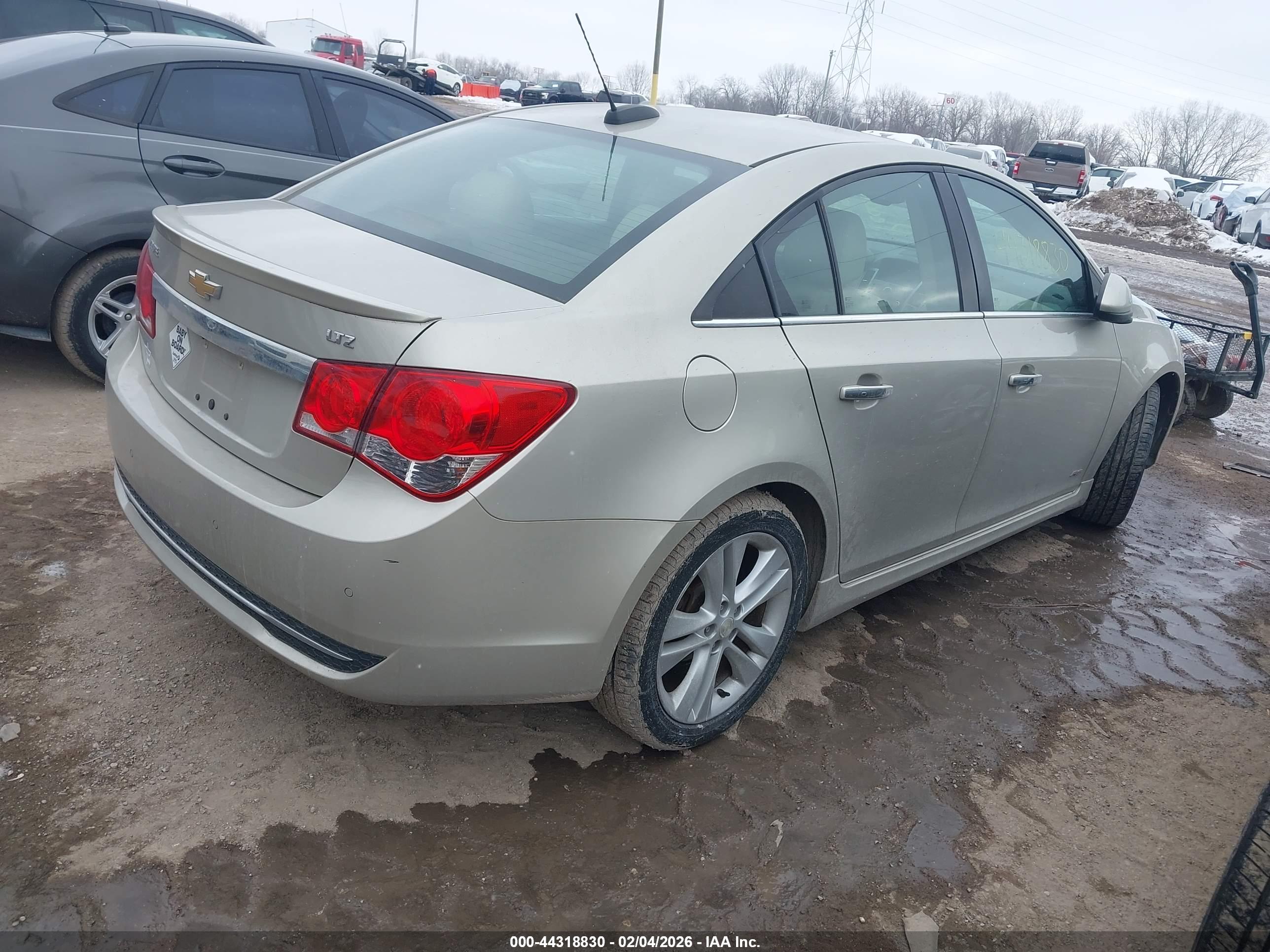 CHEVROLET CRUZE image 4
