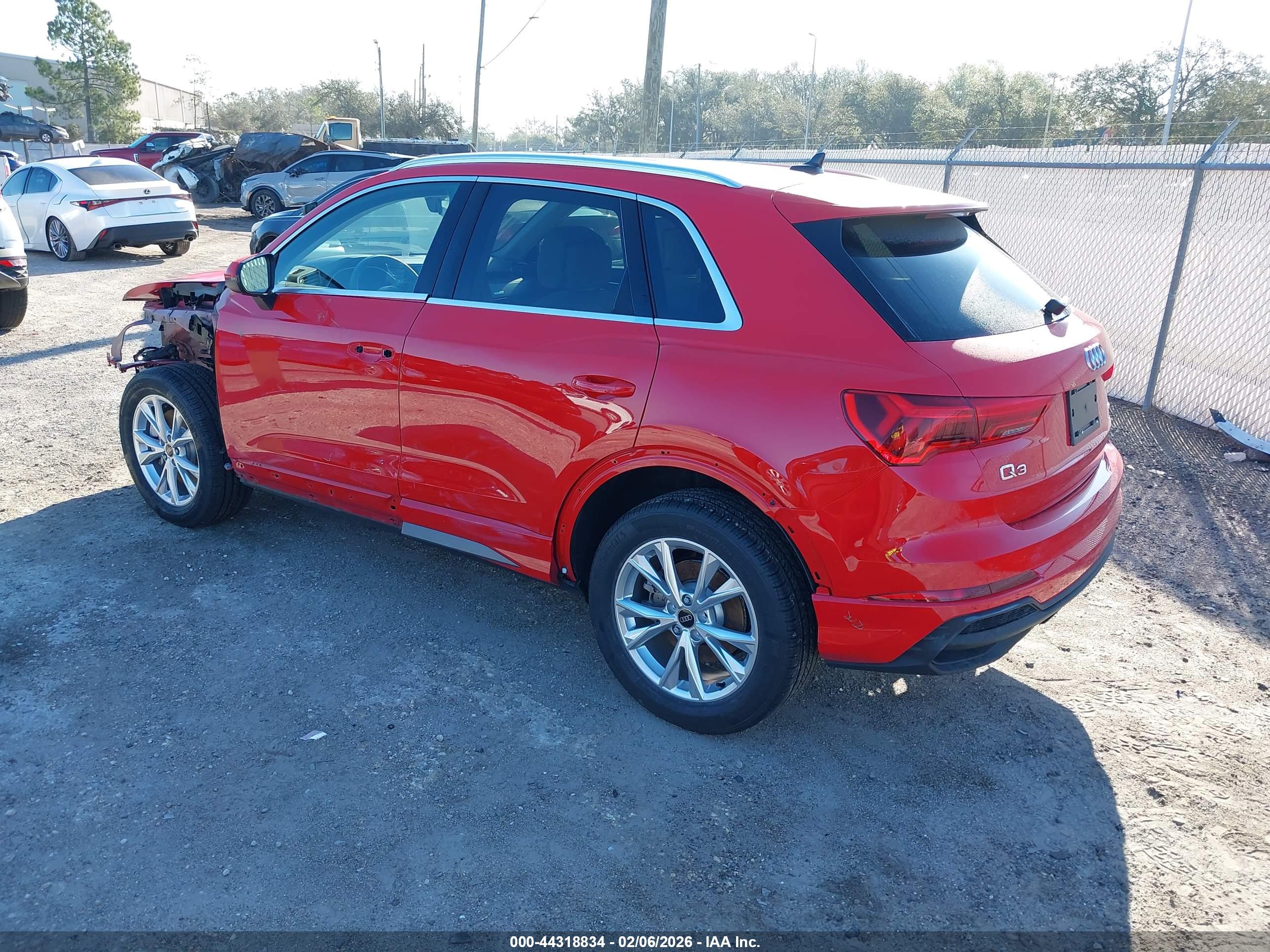 AUDI Q3 image 3