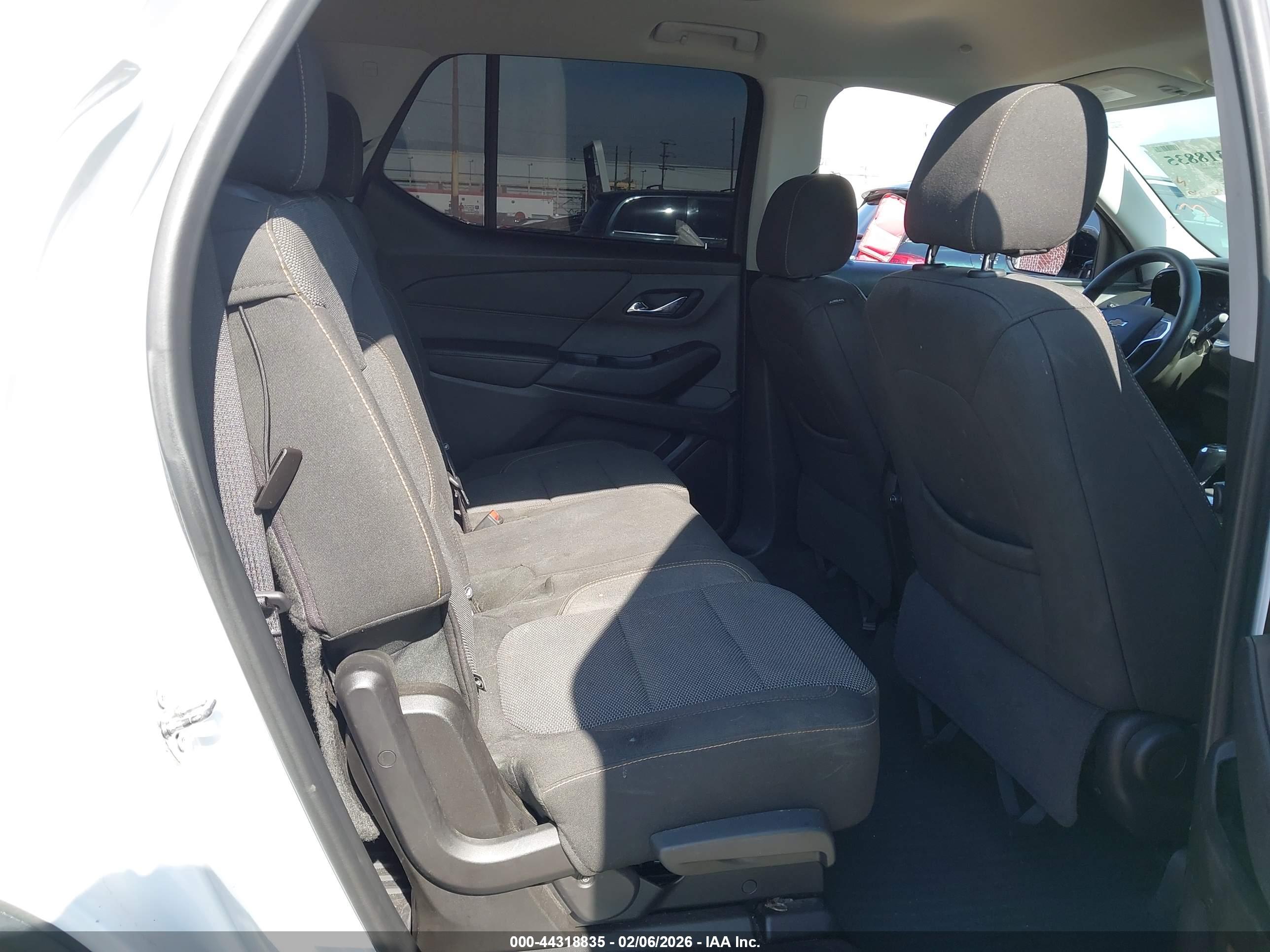 CHEVROLET TRAVERSE image 8