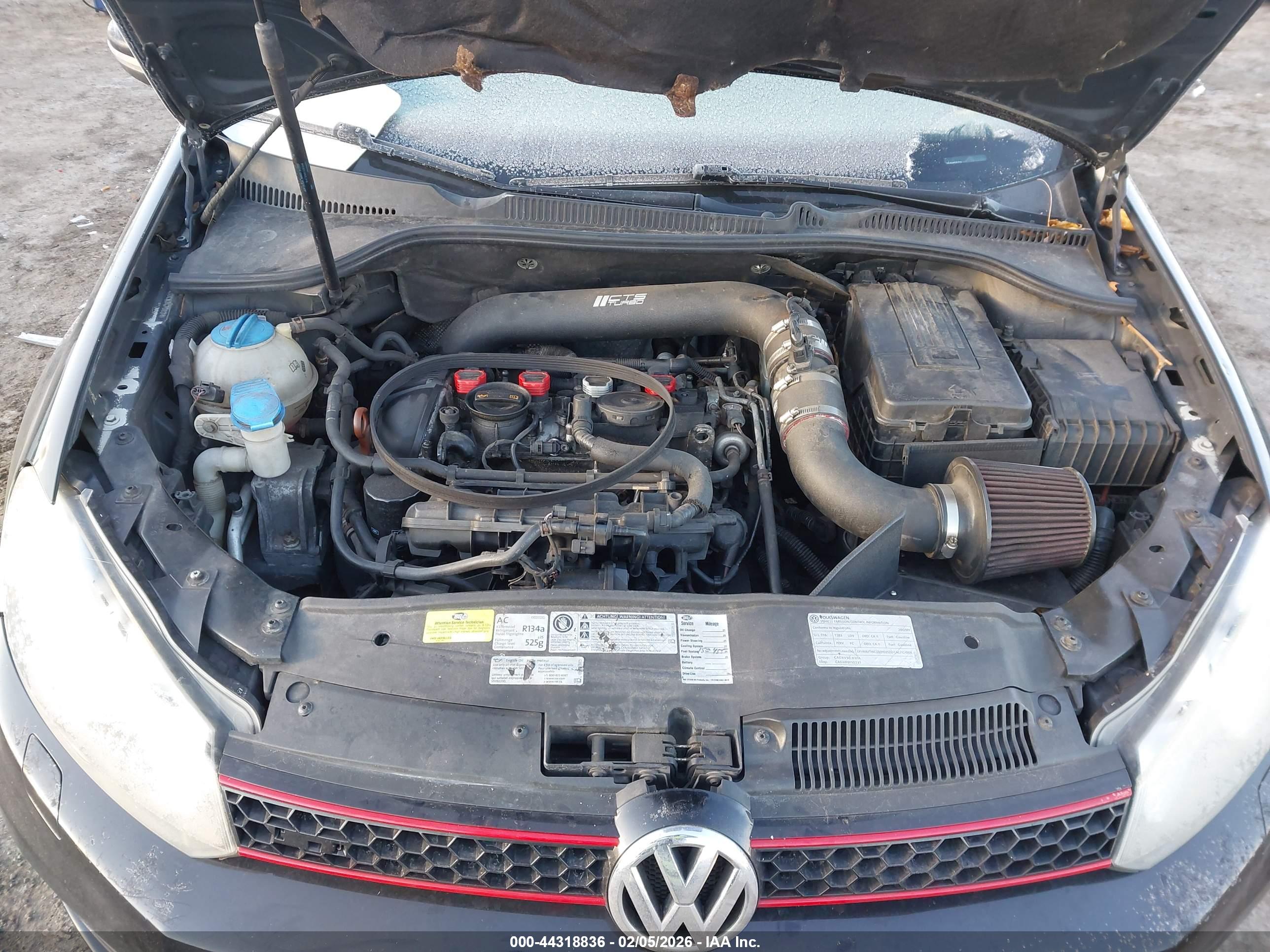 VOLKSWAGEN GTI image 10