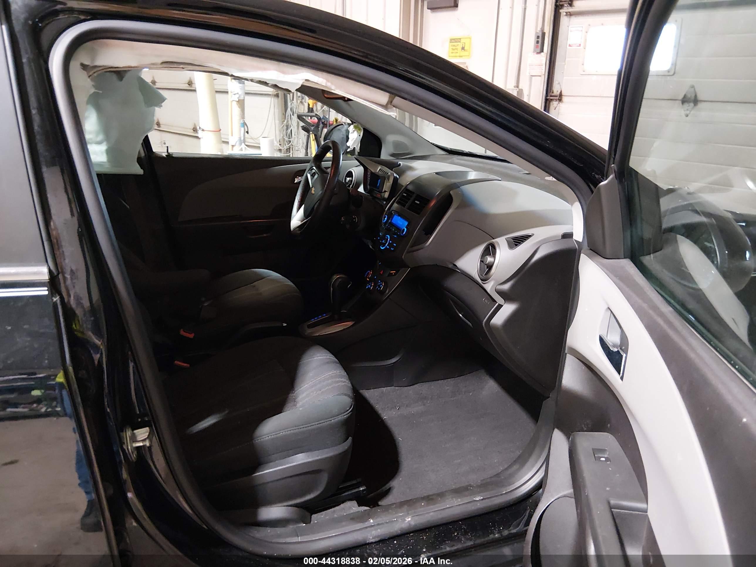 CHEVROLET SONIC image 5