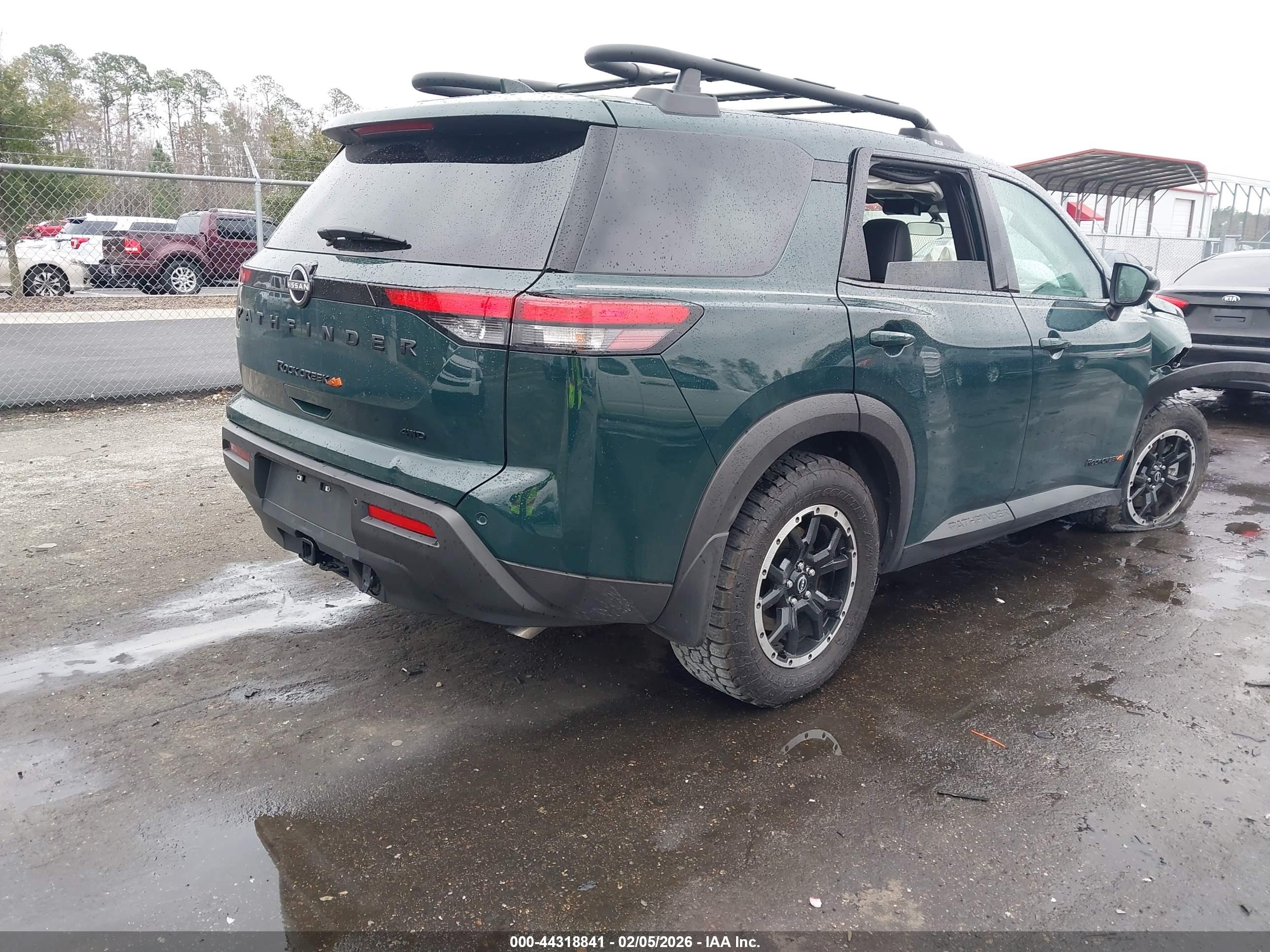 NISSAN PATHFINDER image 4