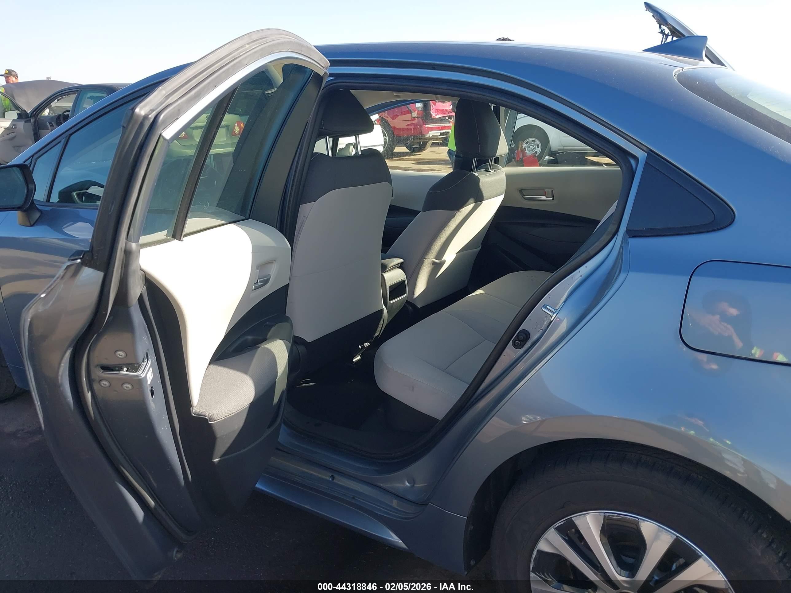 TOYOTA COROLLA image 8