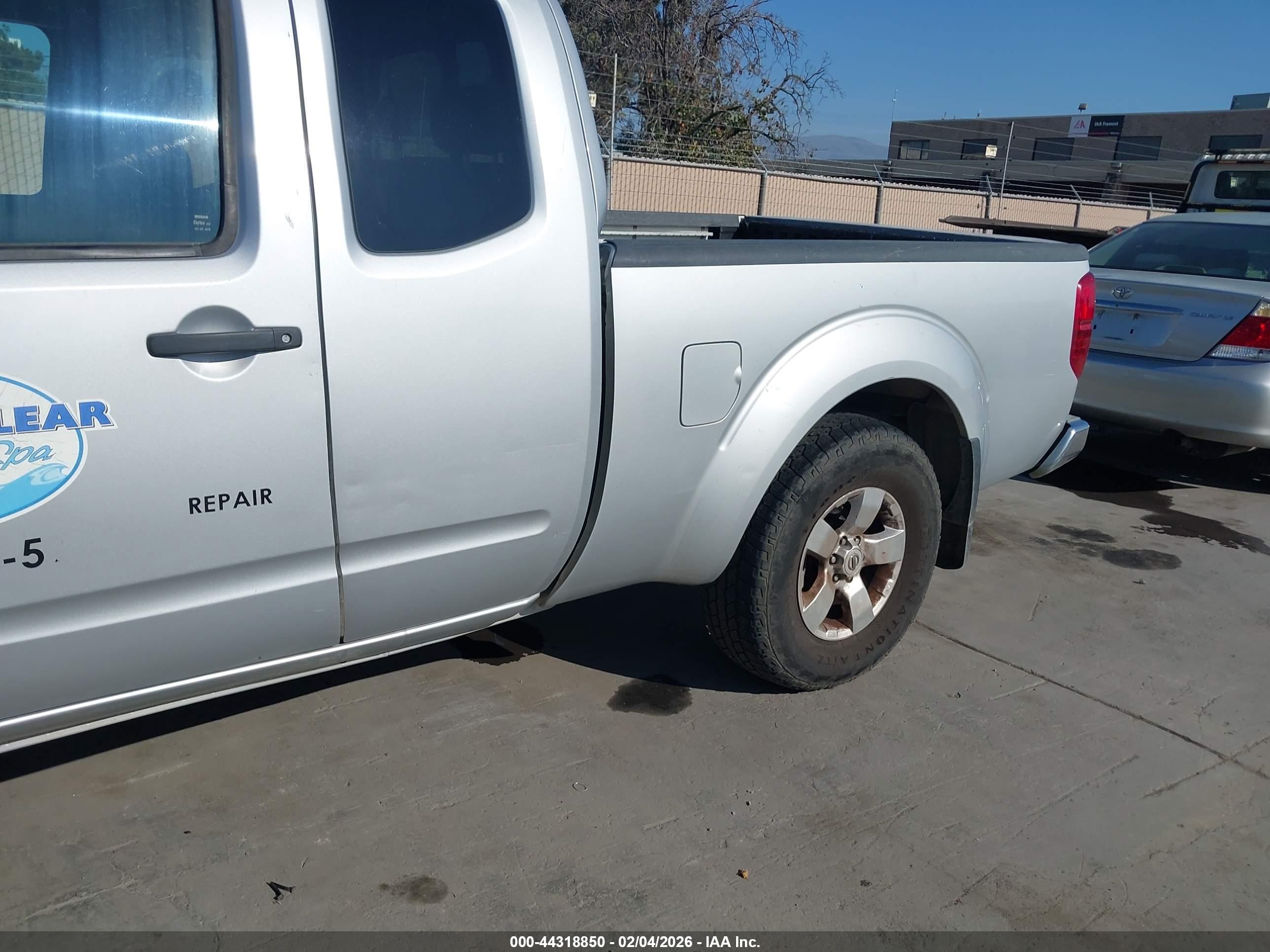 NISSAN FRONTIER image 6
