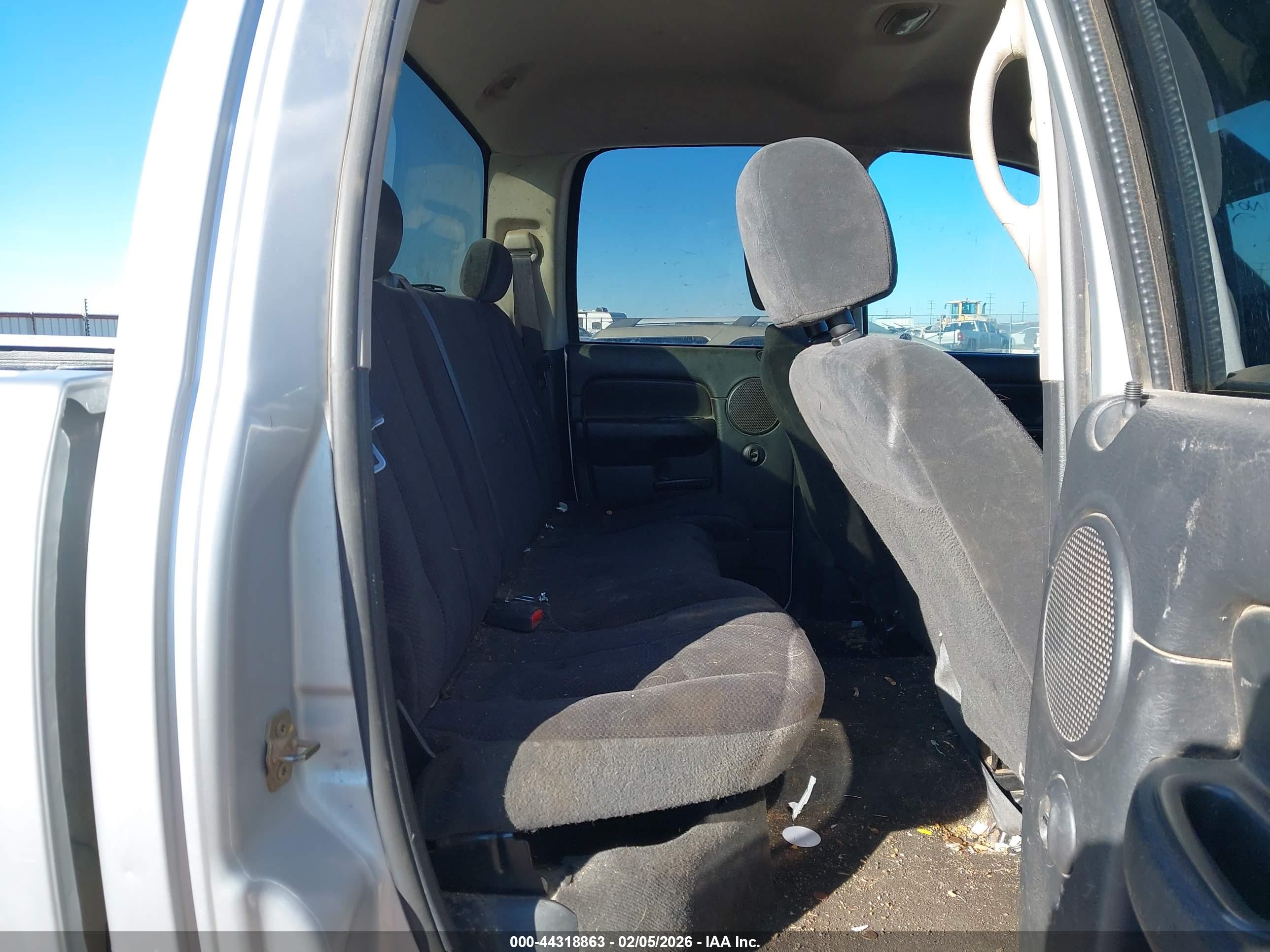 DODGE RAM image 8