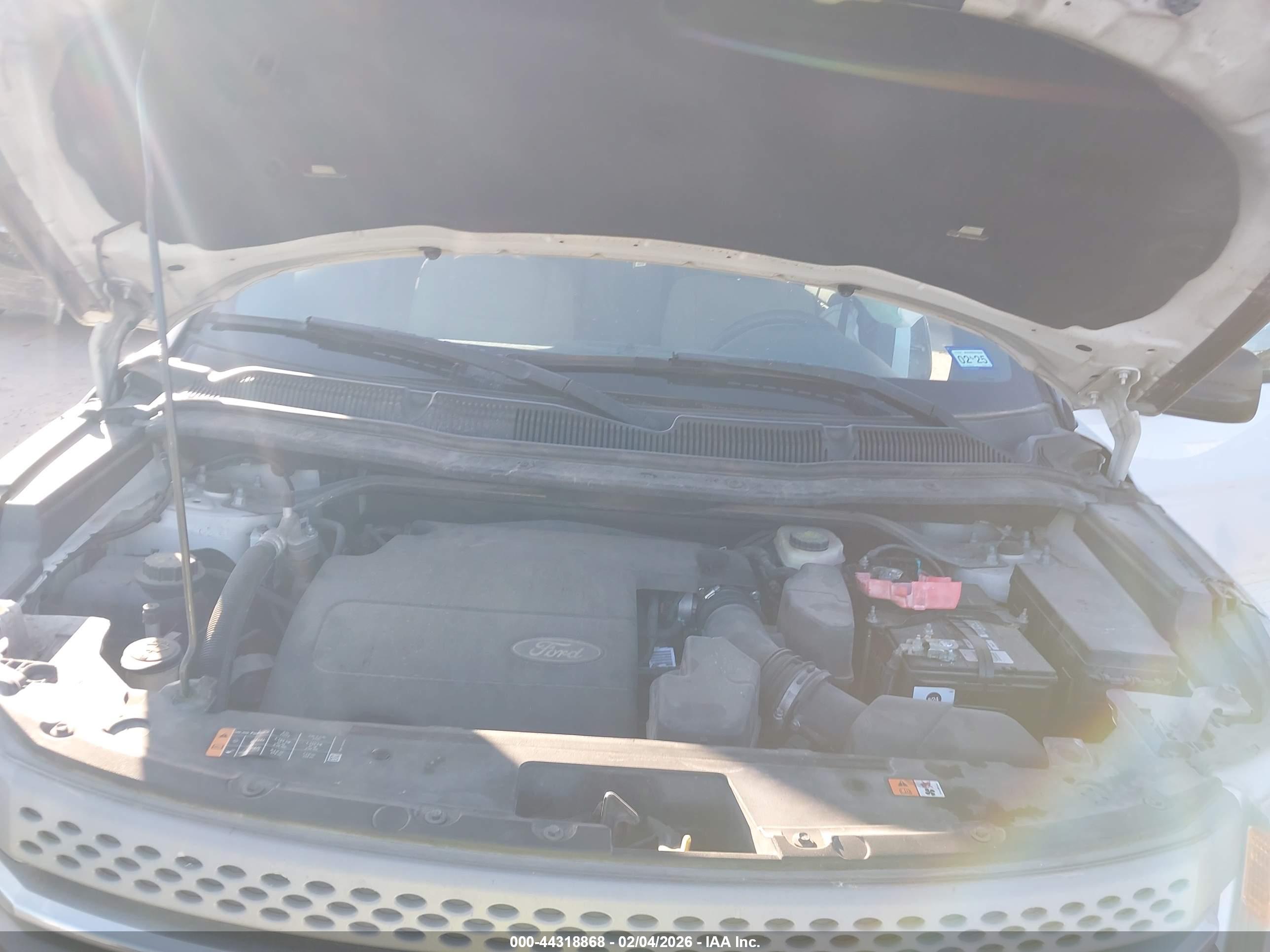 FORD EXPLORER image 10