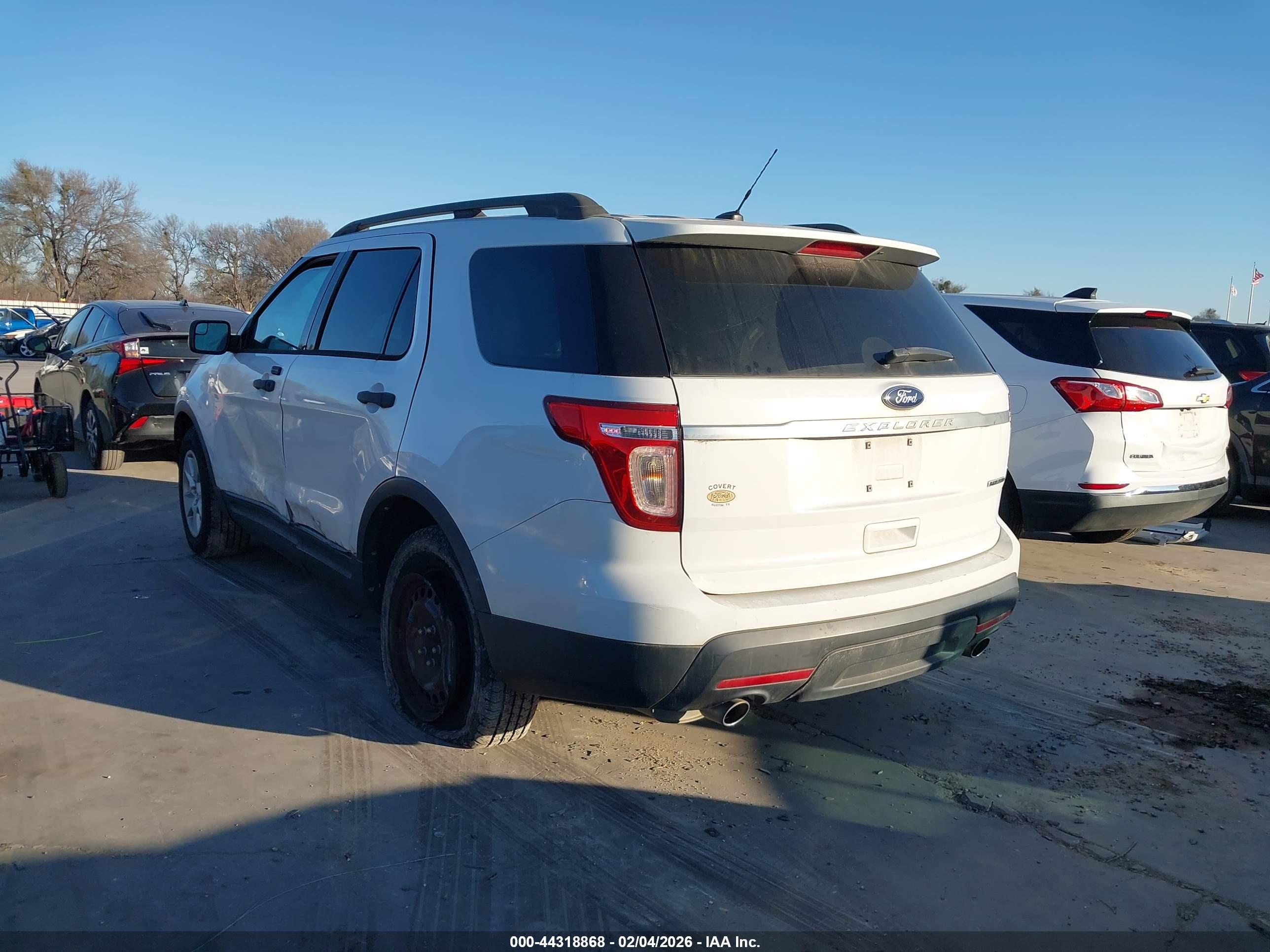 FORD EXPLORER image 3
