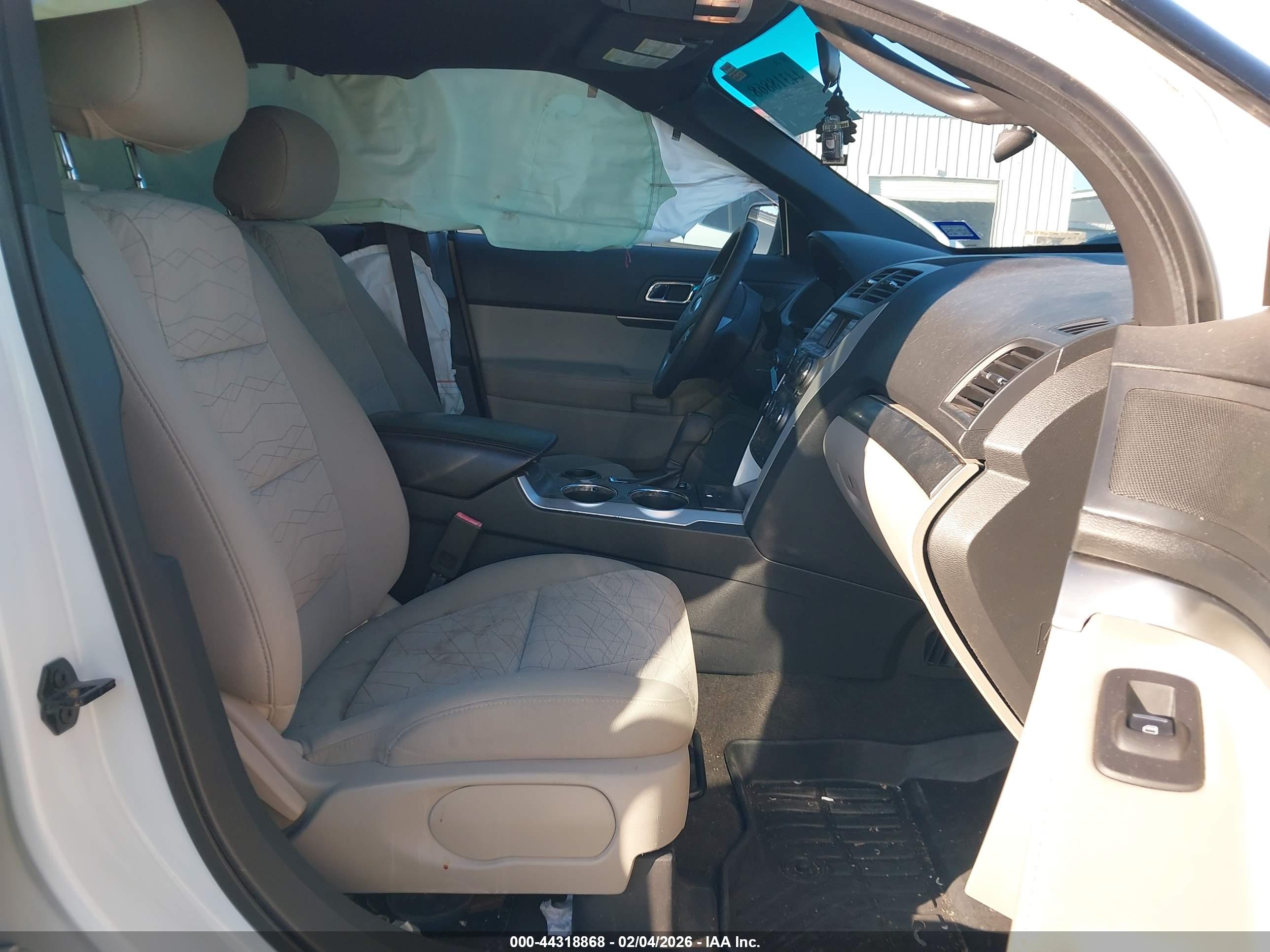 FORD EXPLORER image 5