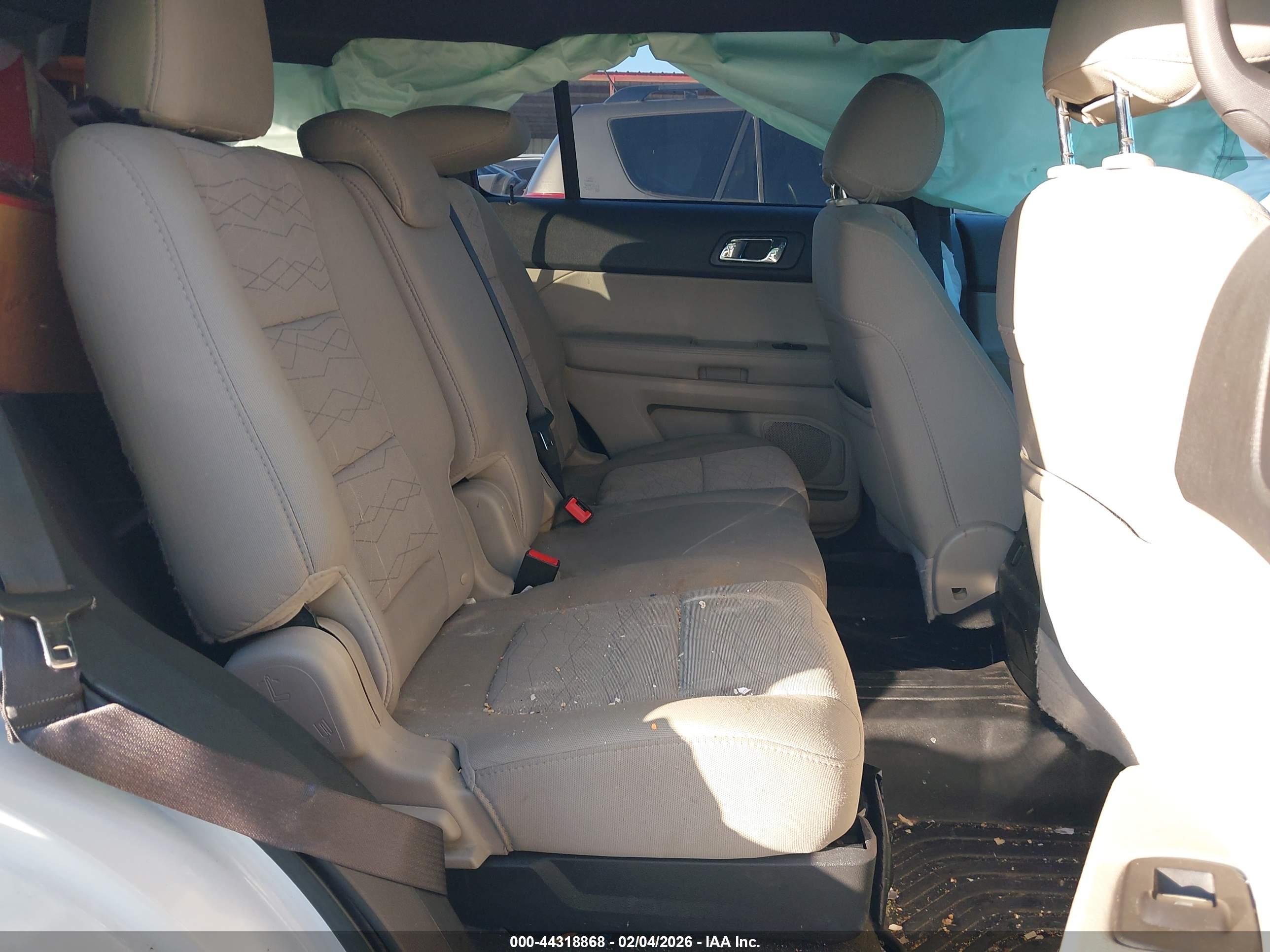 FORD EXPLORER image 8