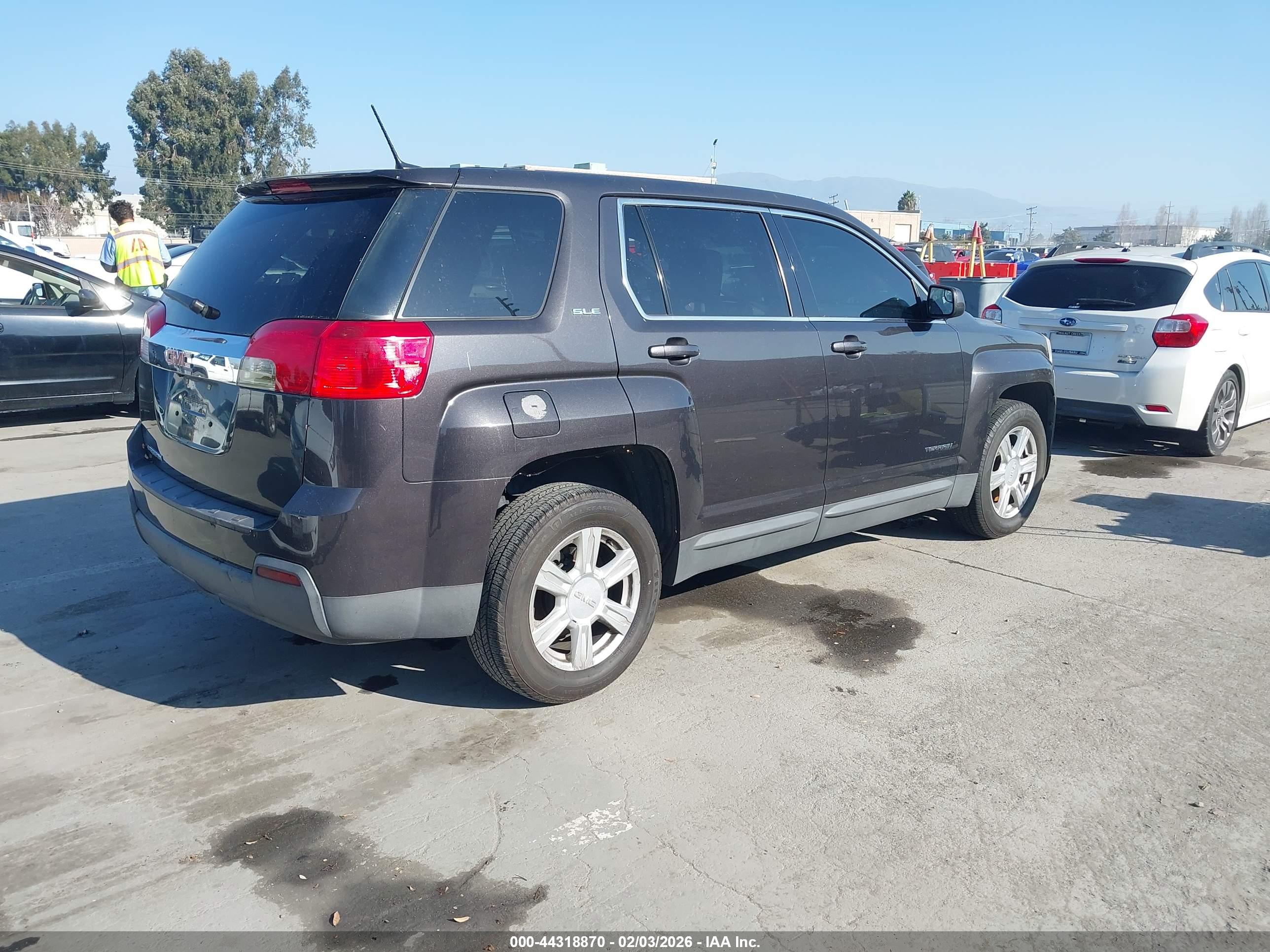 GMC TERRAIN image 4