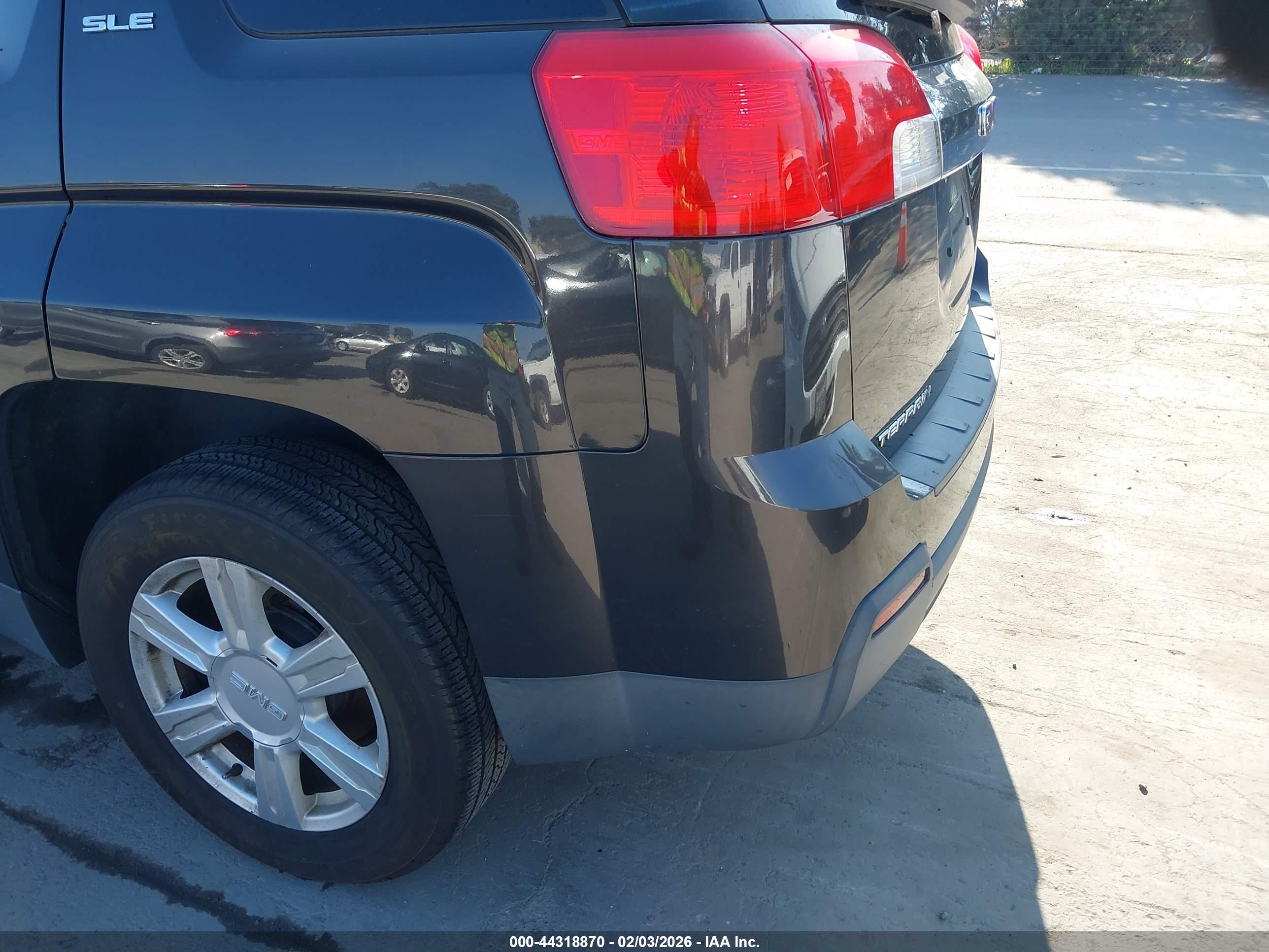 GMC TERRAIN image 6