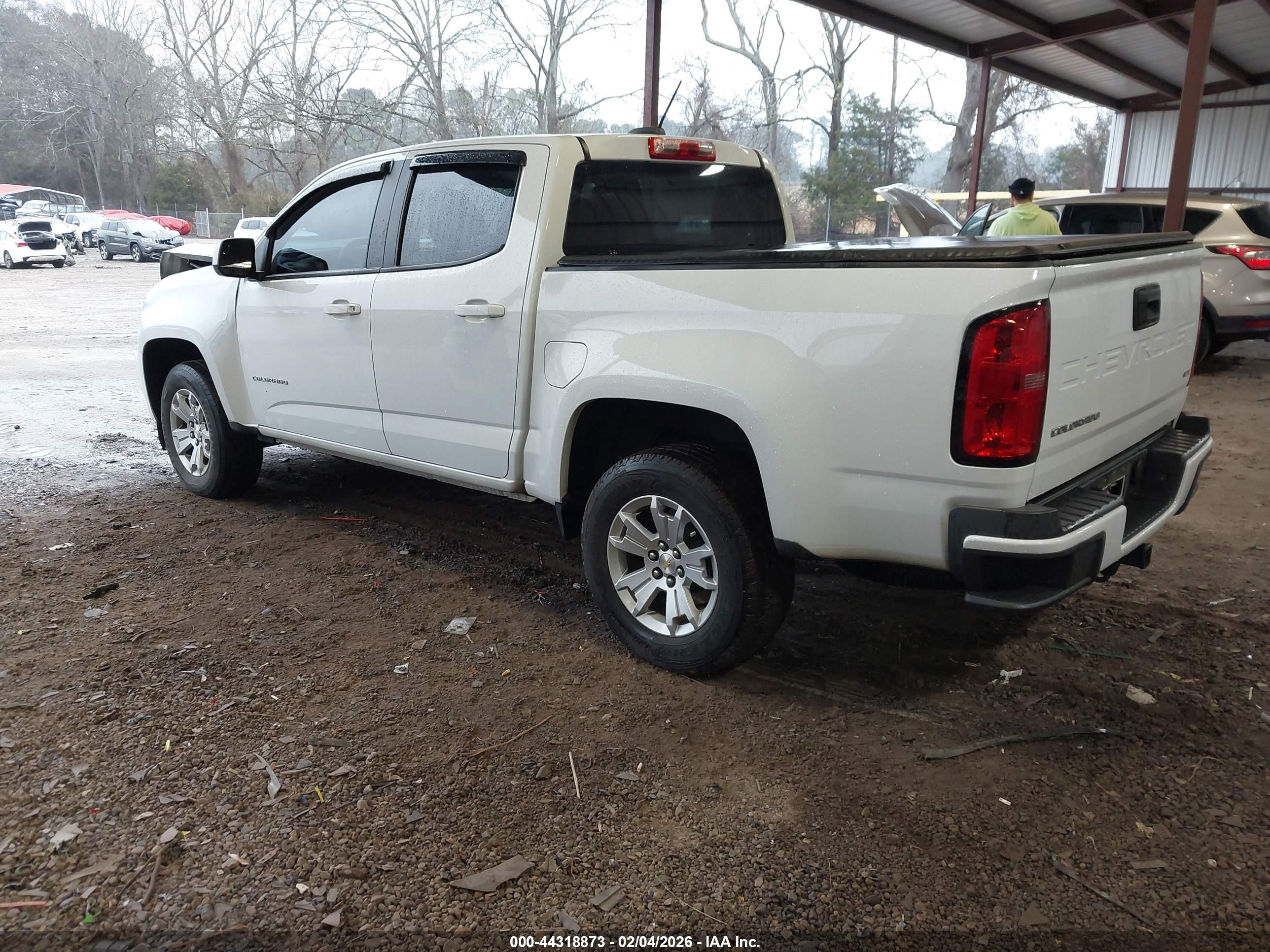 CHEVROLET COLORADO image 3