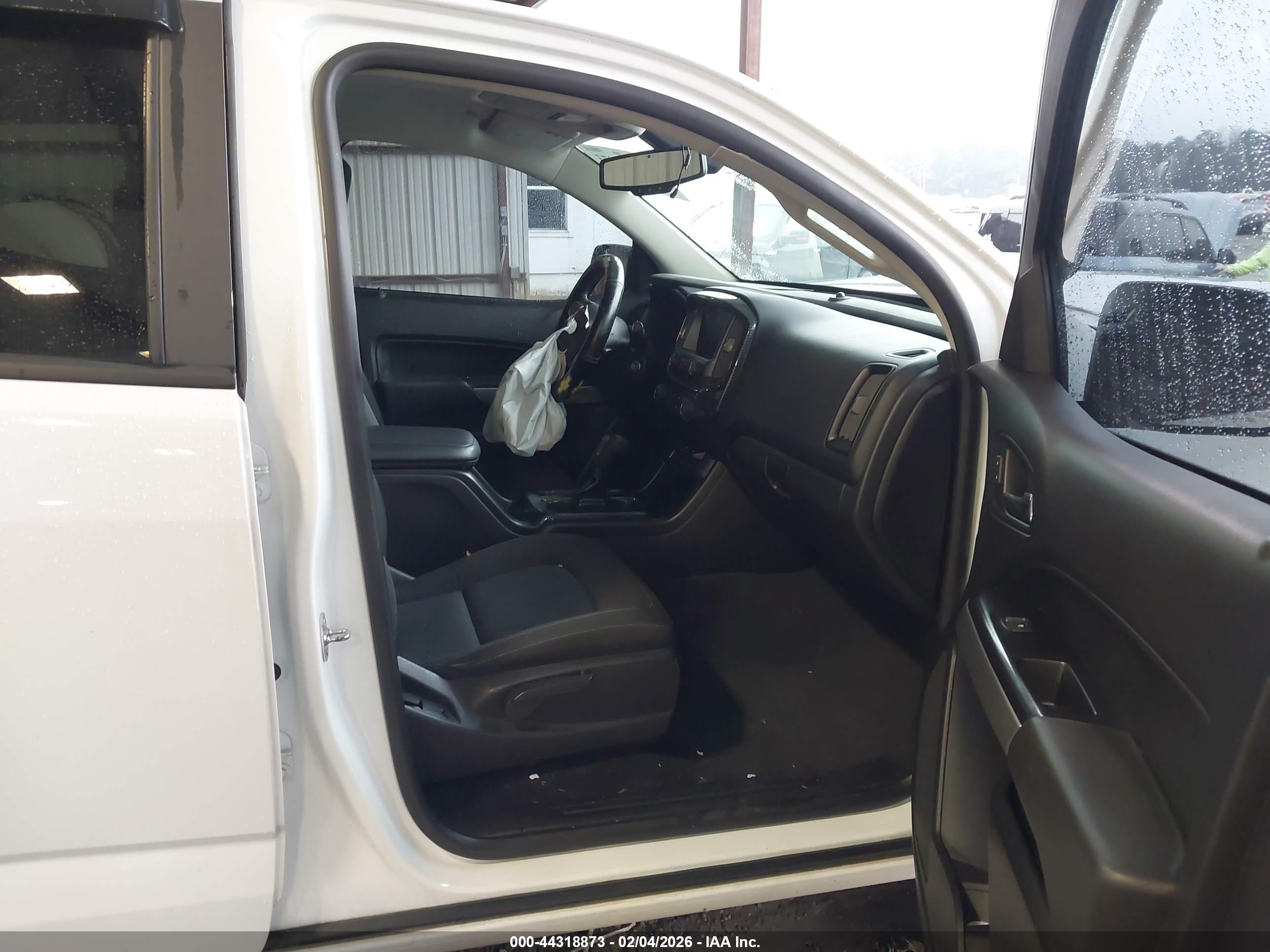 CHEVROLET COLORADO image 5