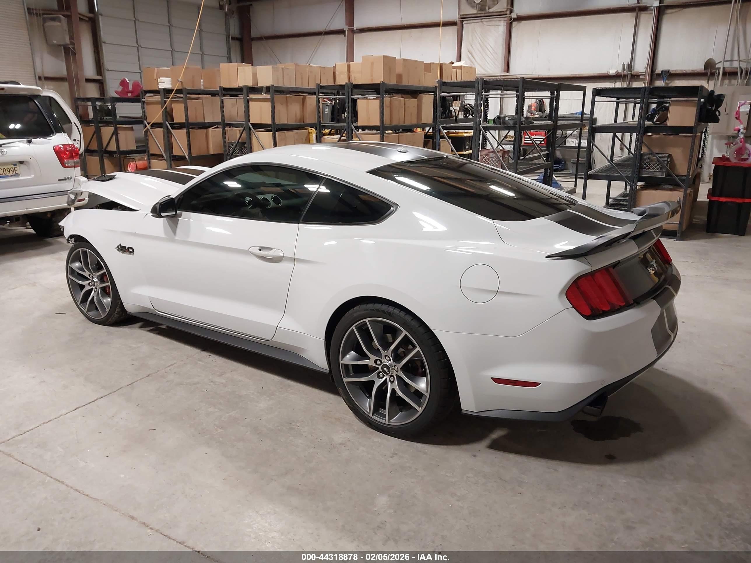 FORD MUSTANG image 3