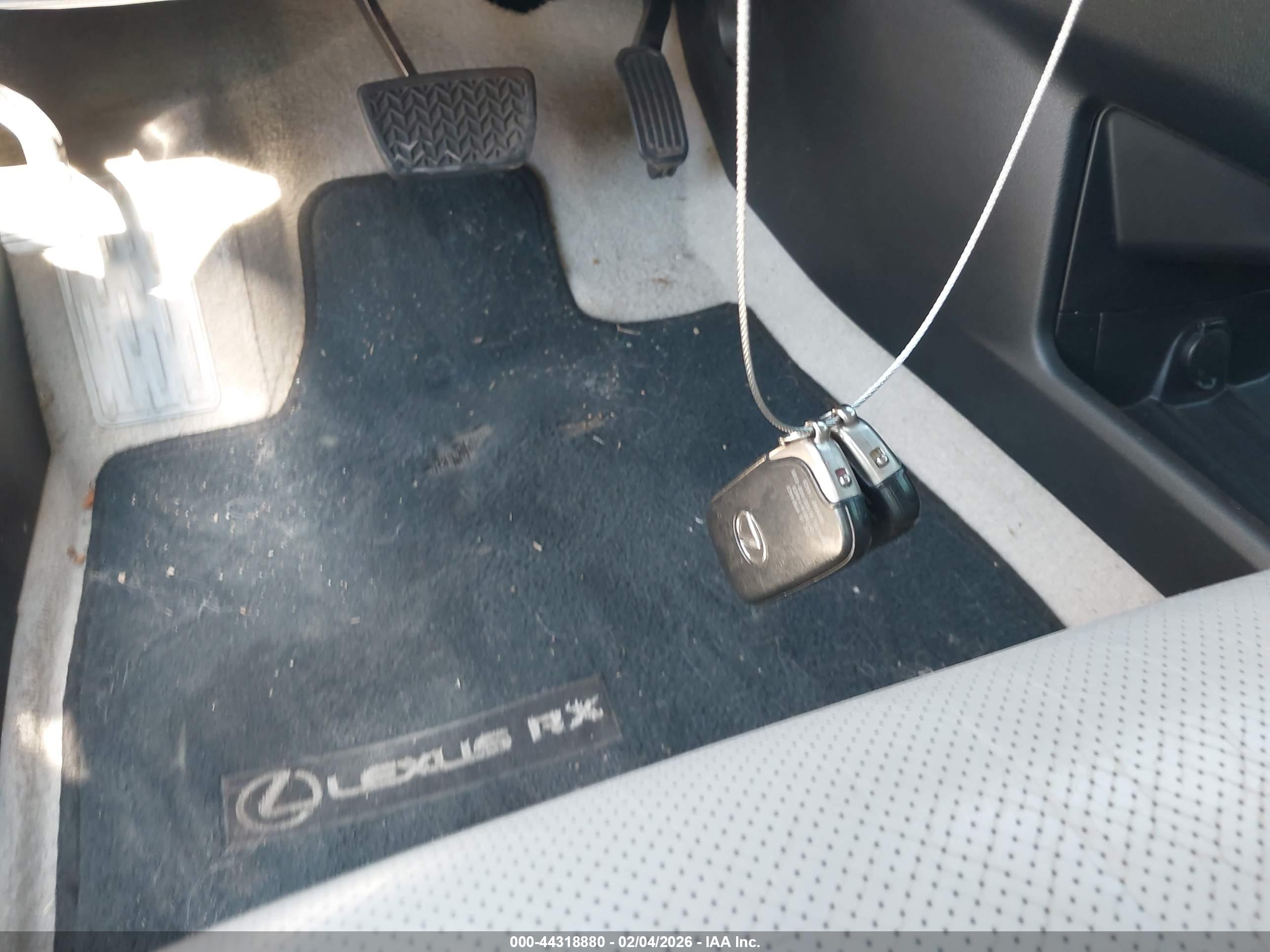 LEXUS RX image 11