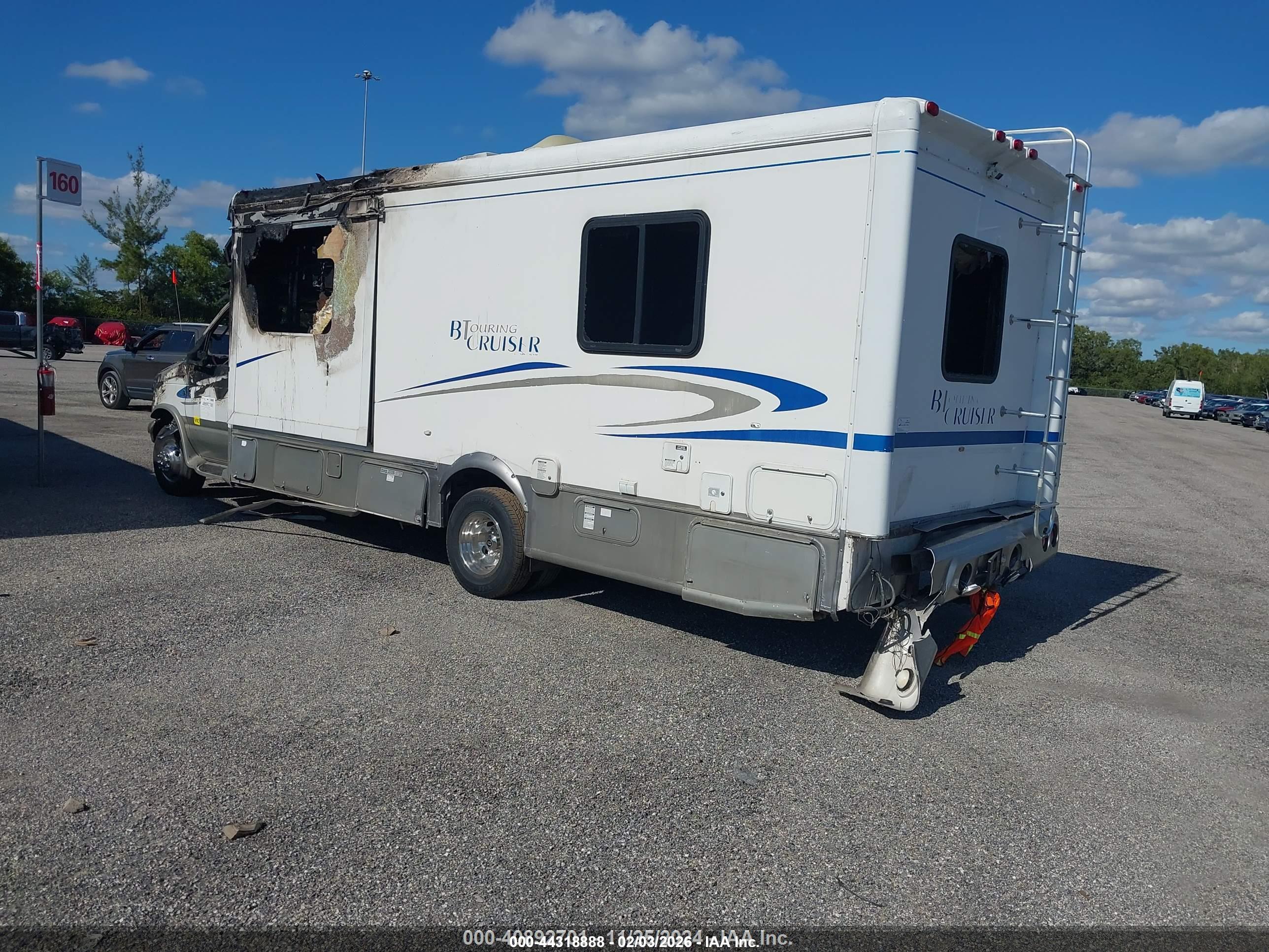 FORD E-450 image 3
