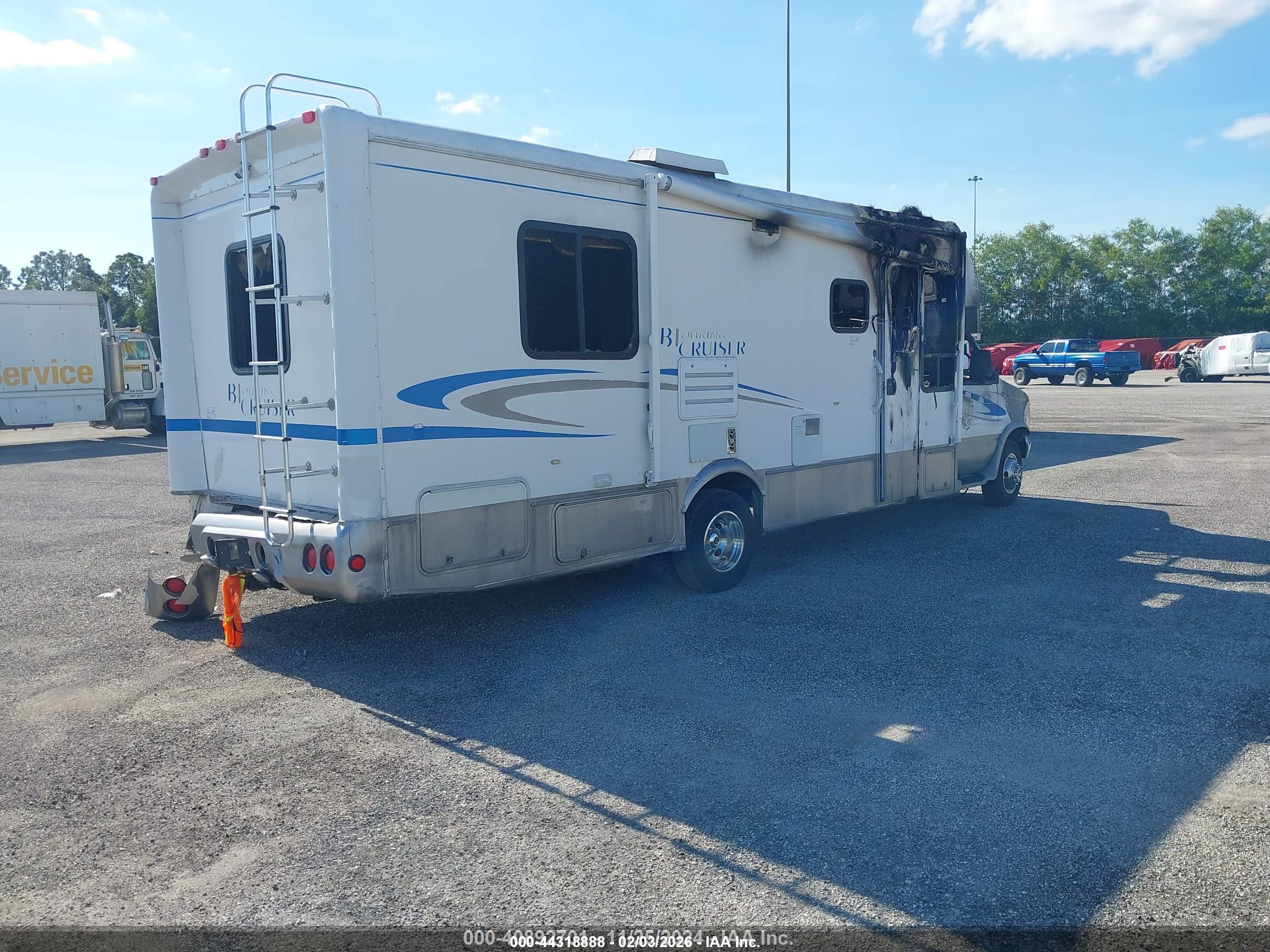FORD E-450 image 4