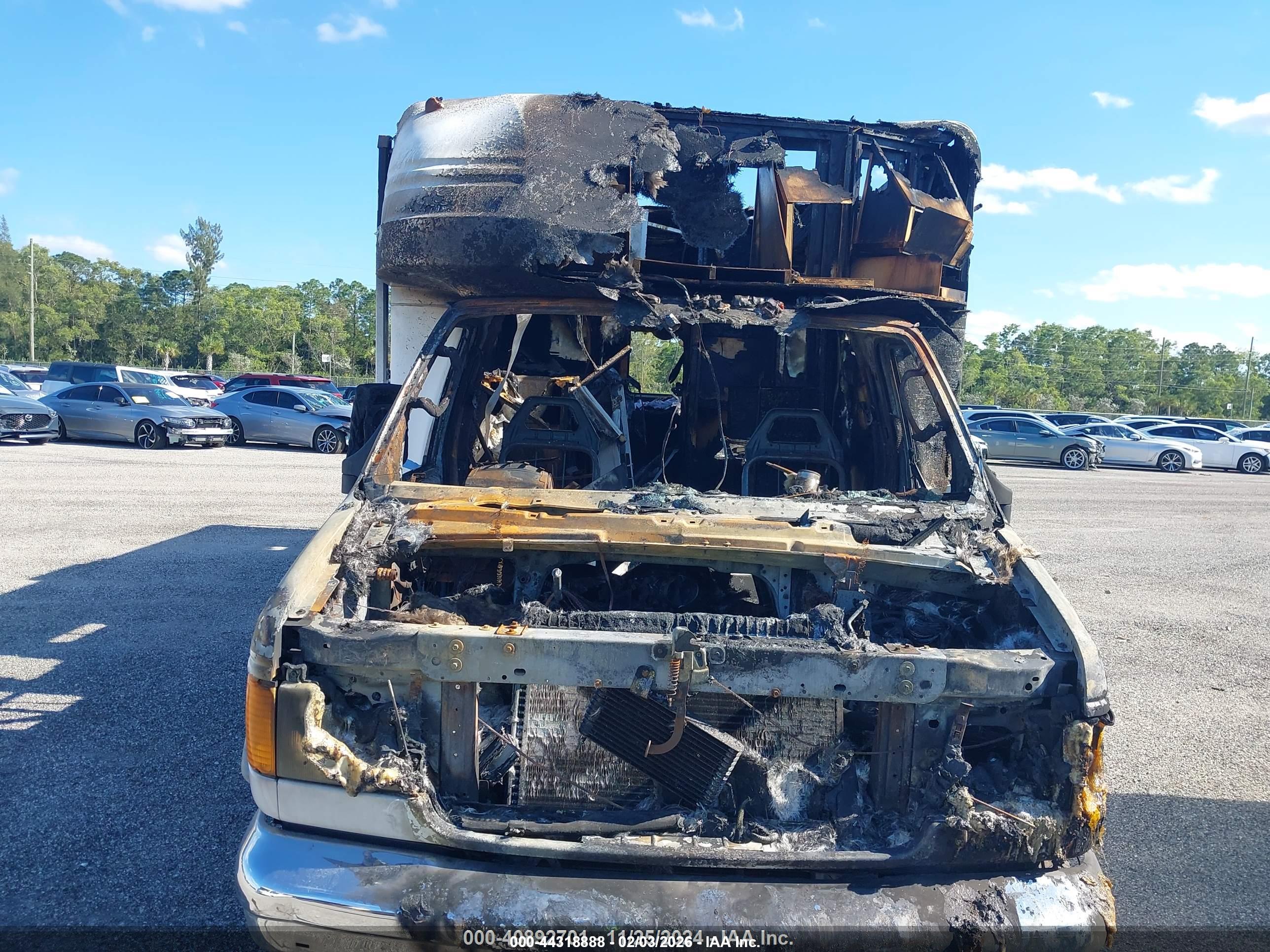 FORD E-450 image 6