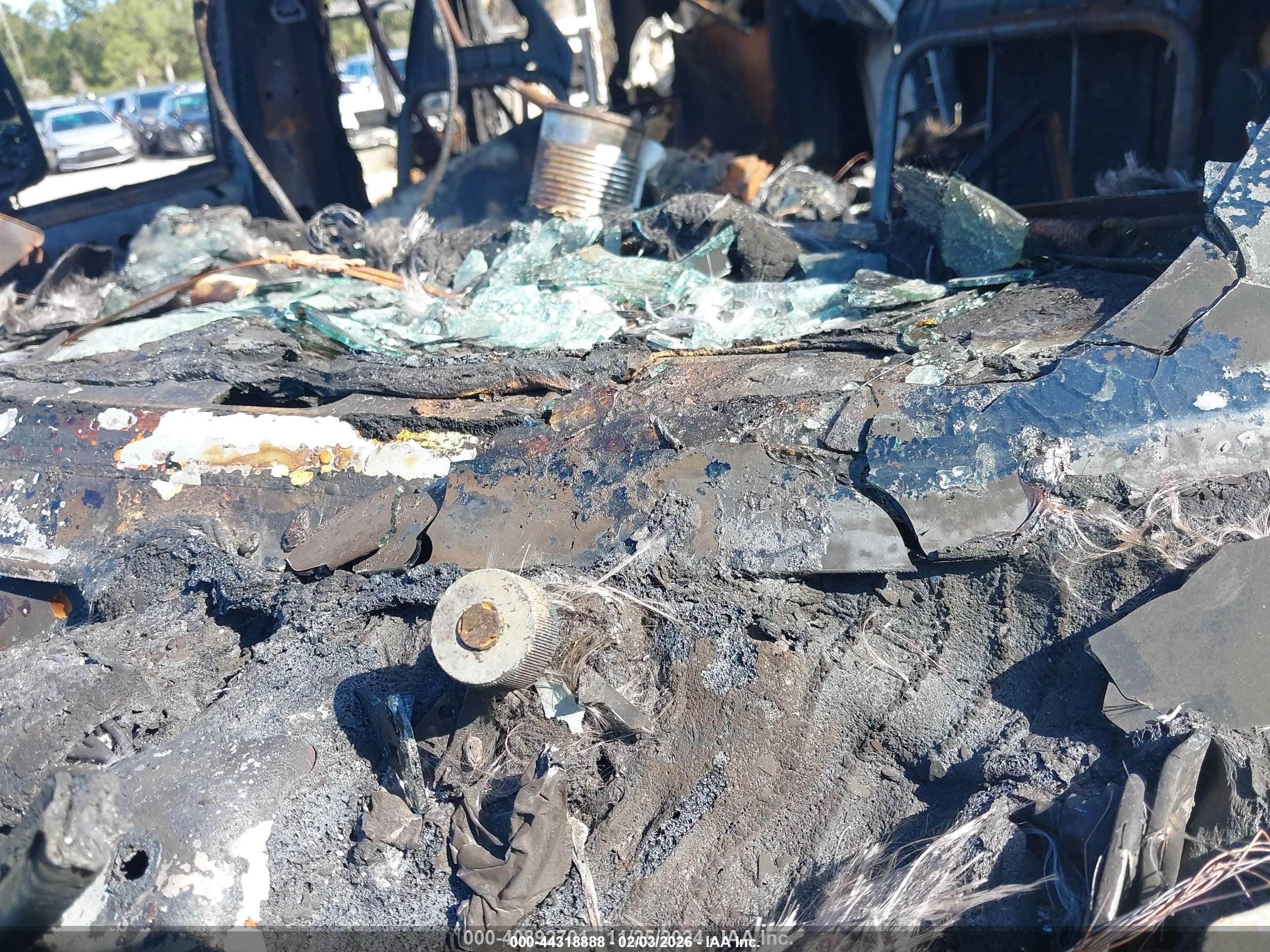 FORD E-450 image 9