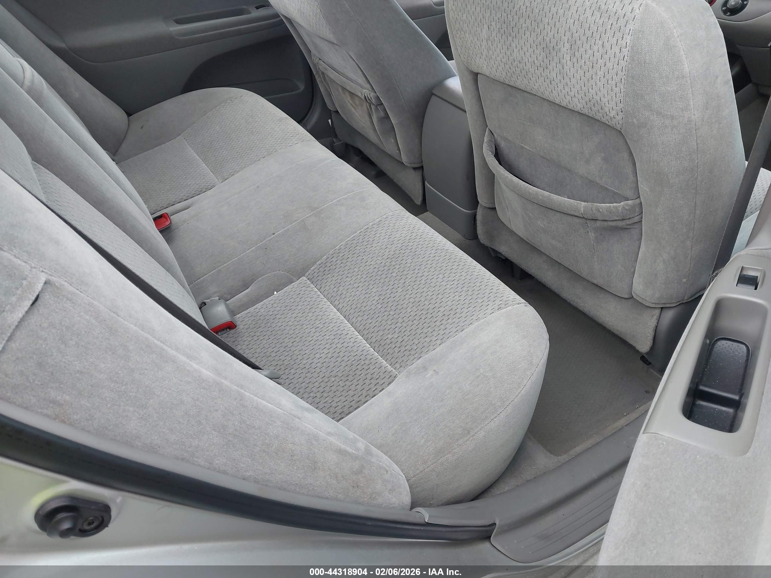 TOYOTA CAMRY image 8