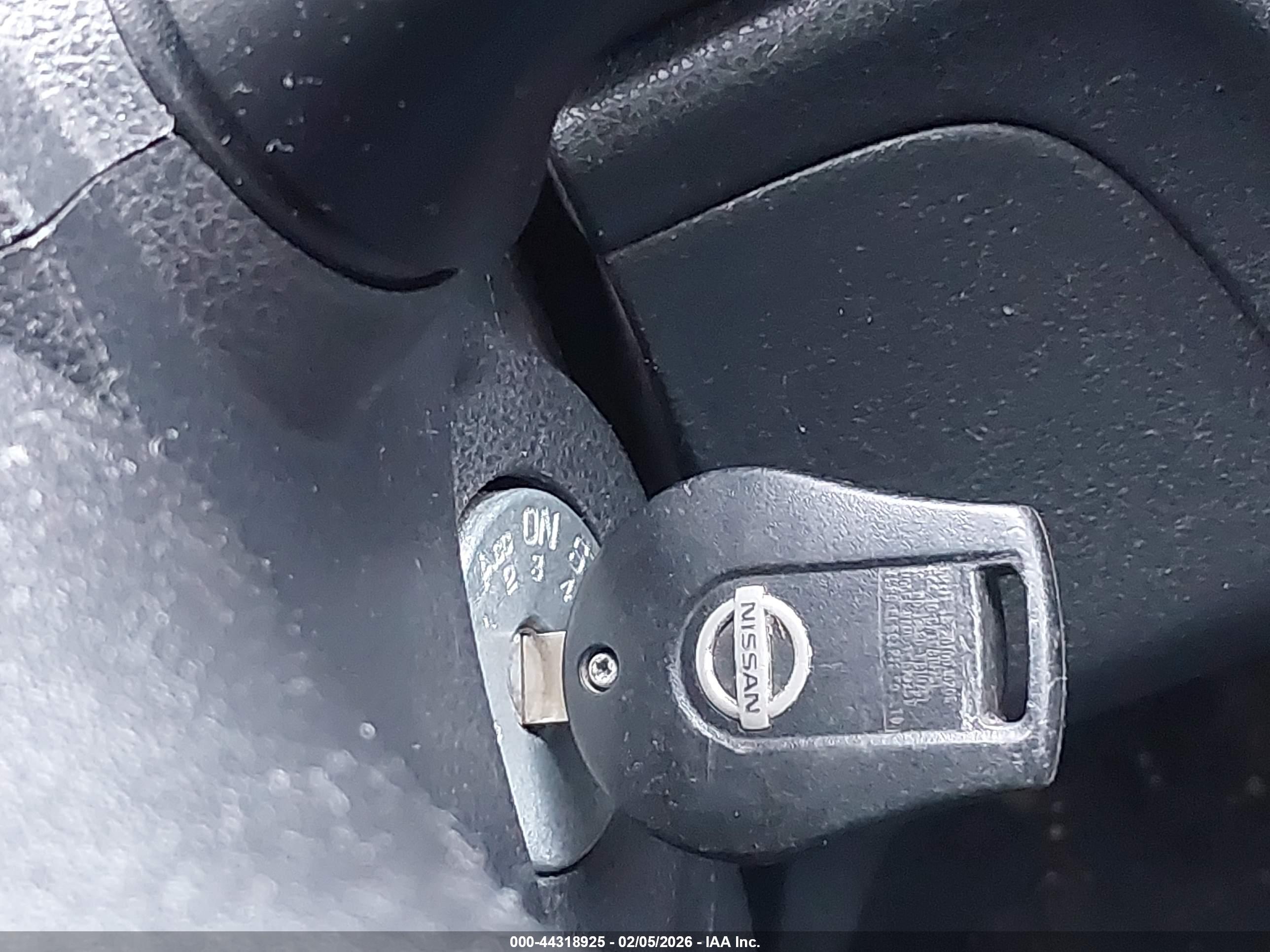 NISSAN VERSA image 11