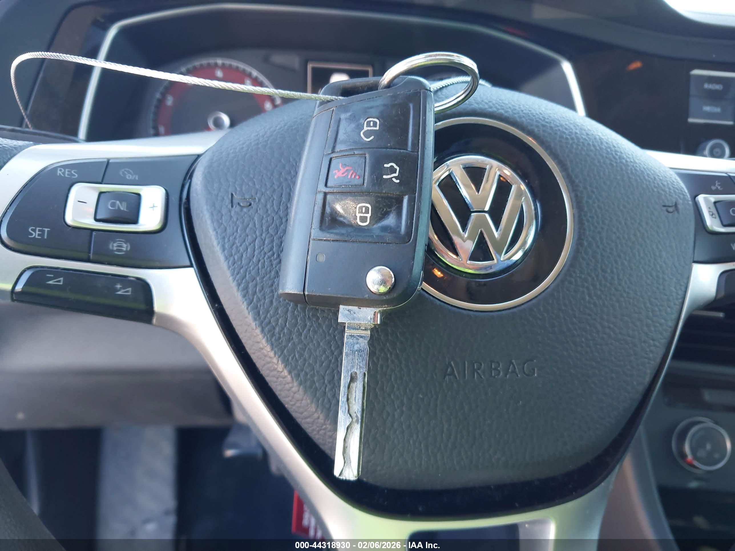 VOLKSWAGEN JETTA image 11