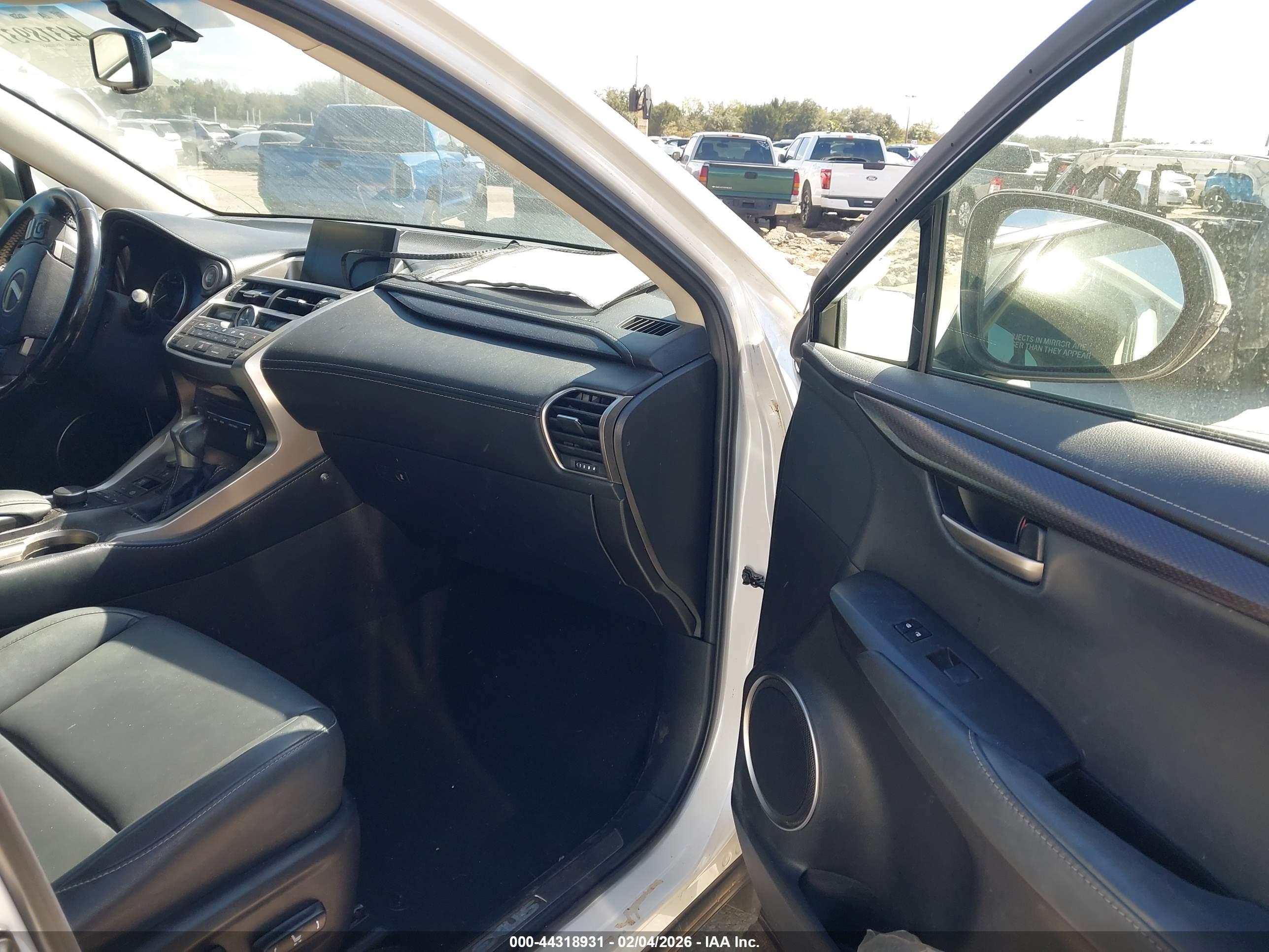 LEXUS NX image 5