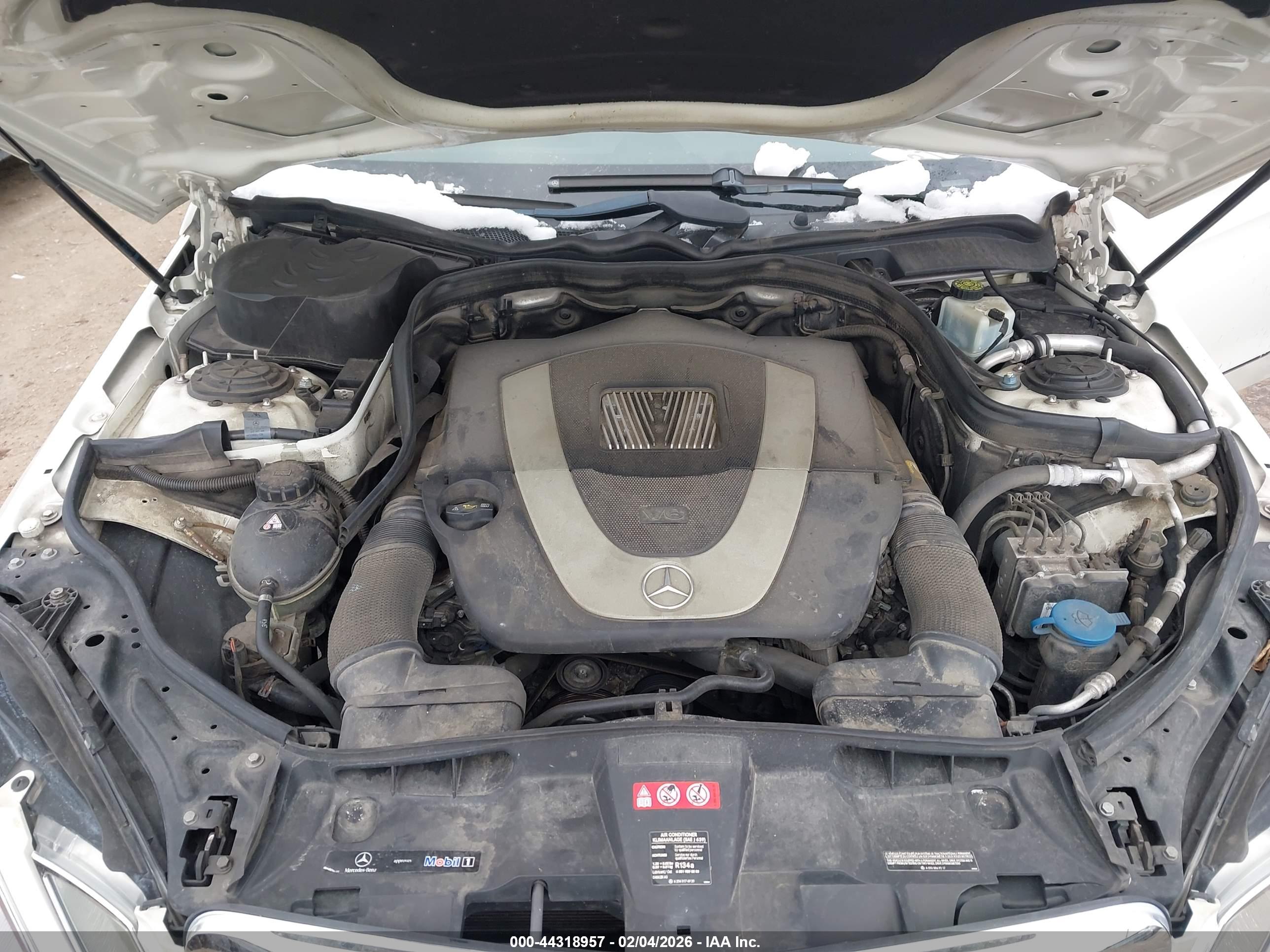 MERCEDES-BENZ E image 10