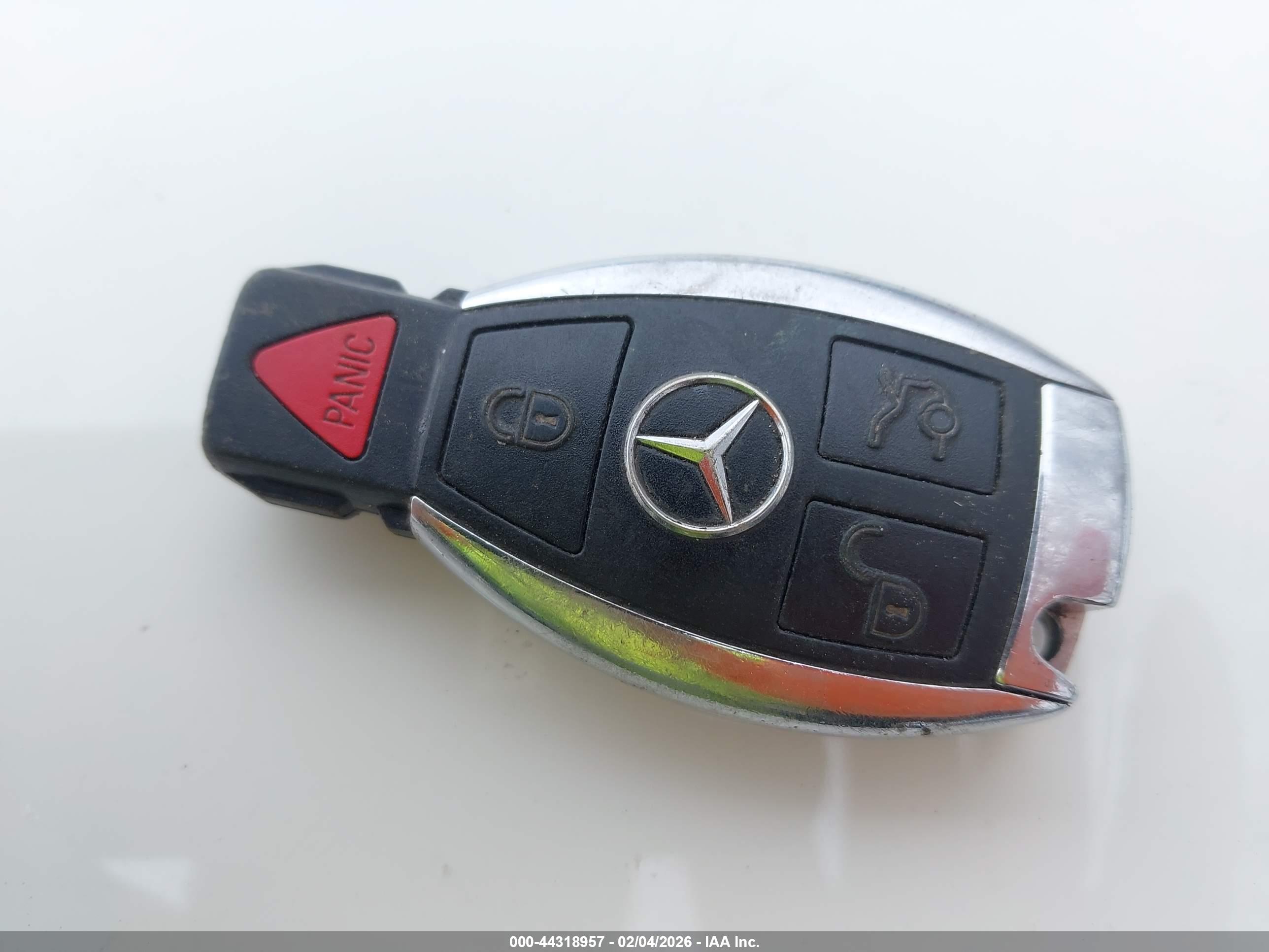 MERCEDES-BENZ E image 11