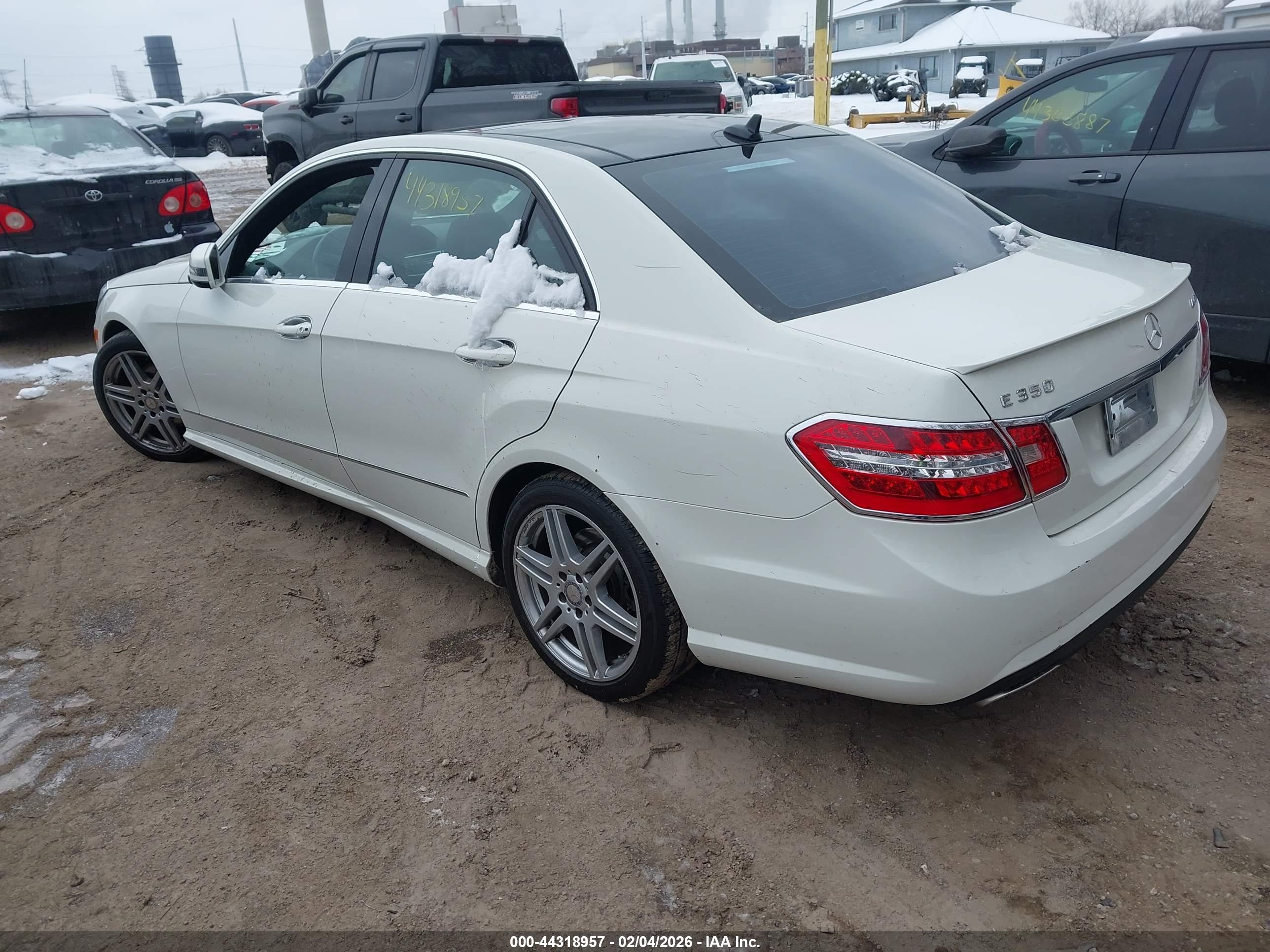 MERCEDES-BENZ E image 3