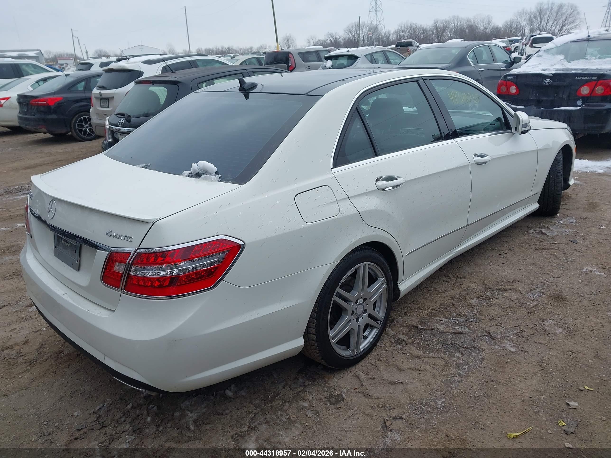 MERCEDES-BENZ E image 4