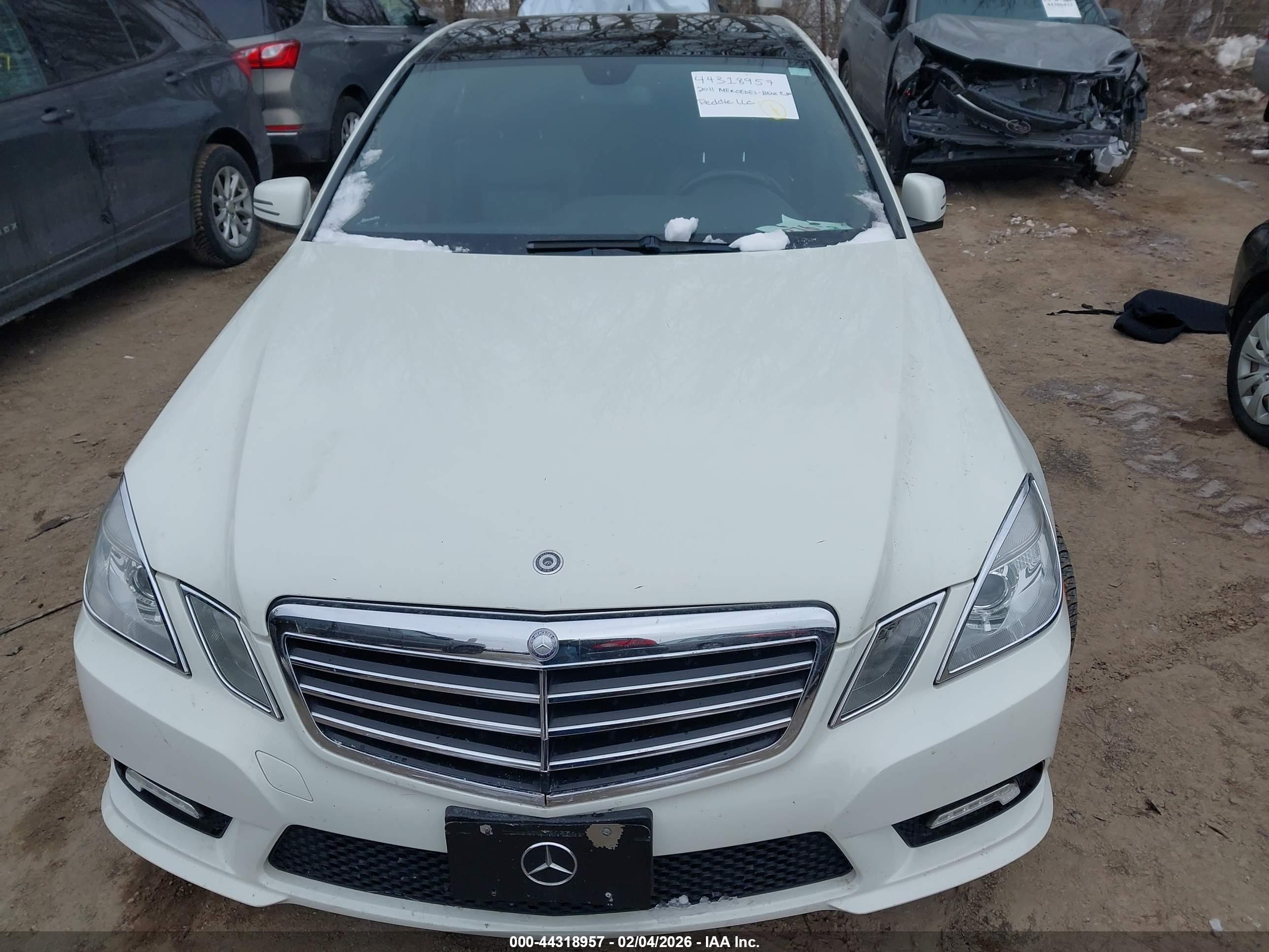 MERCEDES-BENZ E image 6