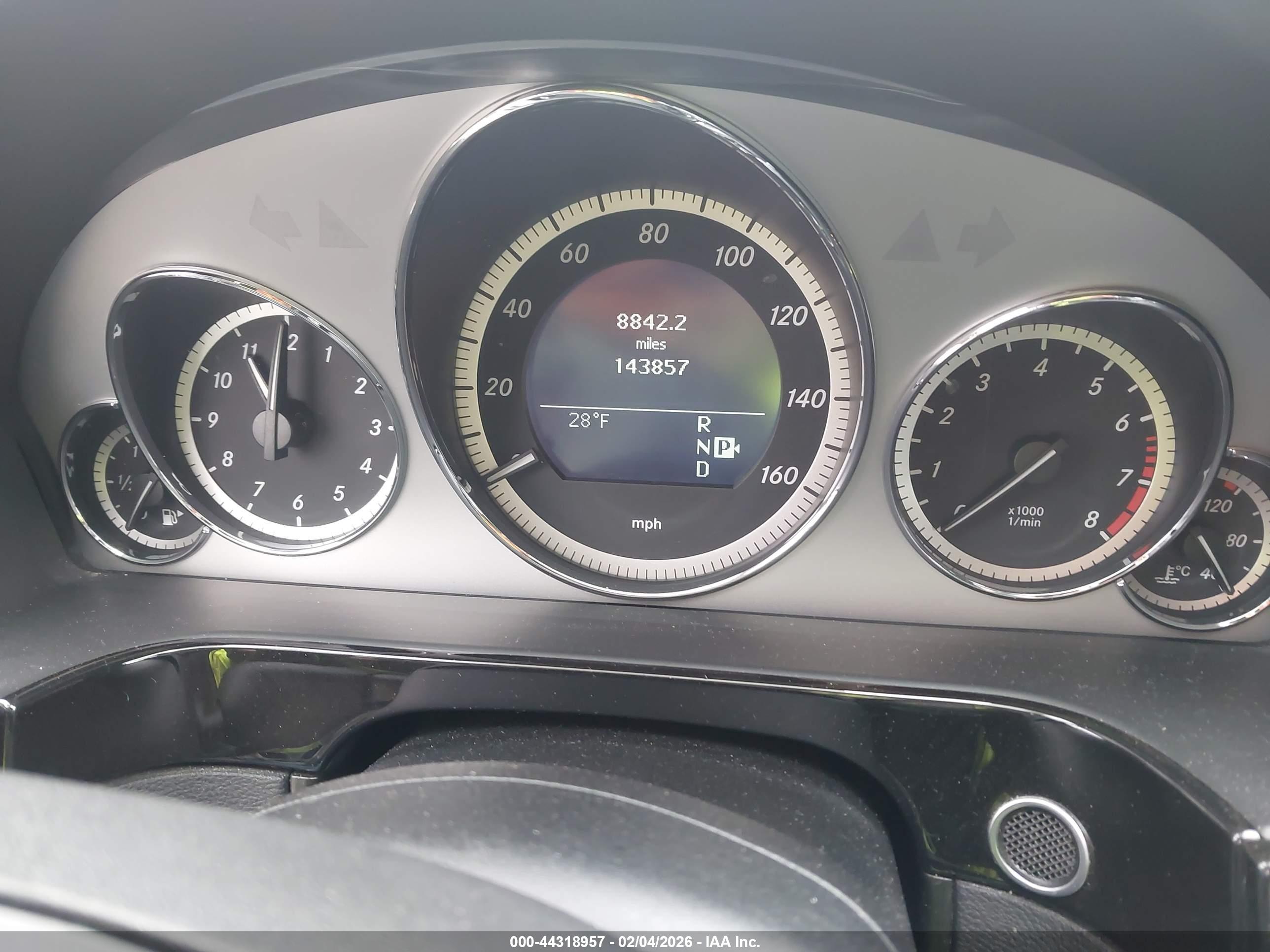 MERCEDES-BENZ E image 7